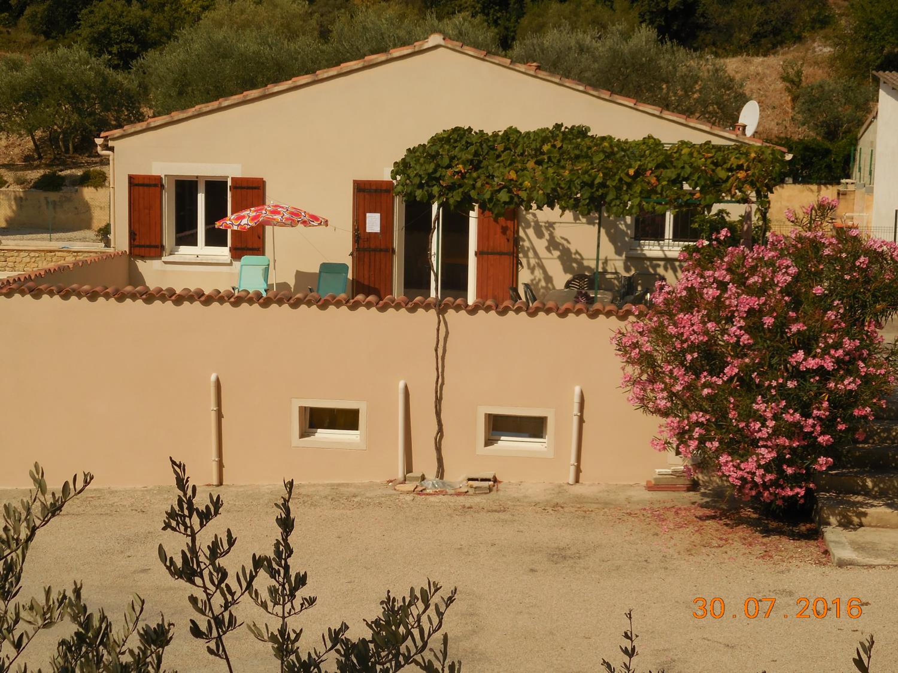 Les Cigales du Ventoux view 3
