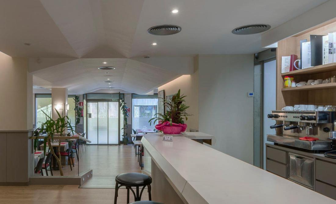 Hostal La Vila view 3
