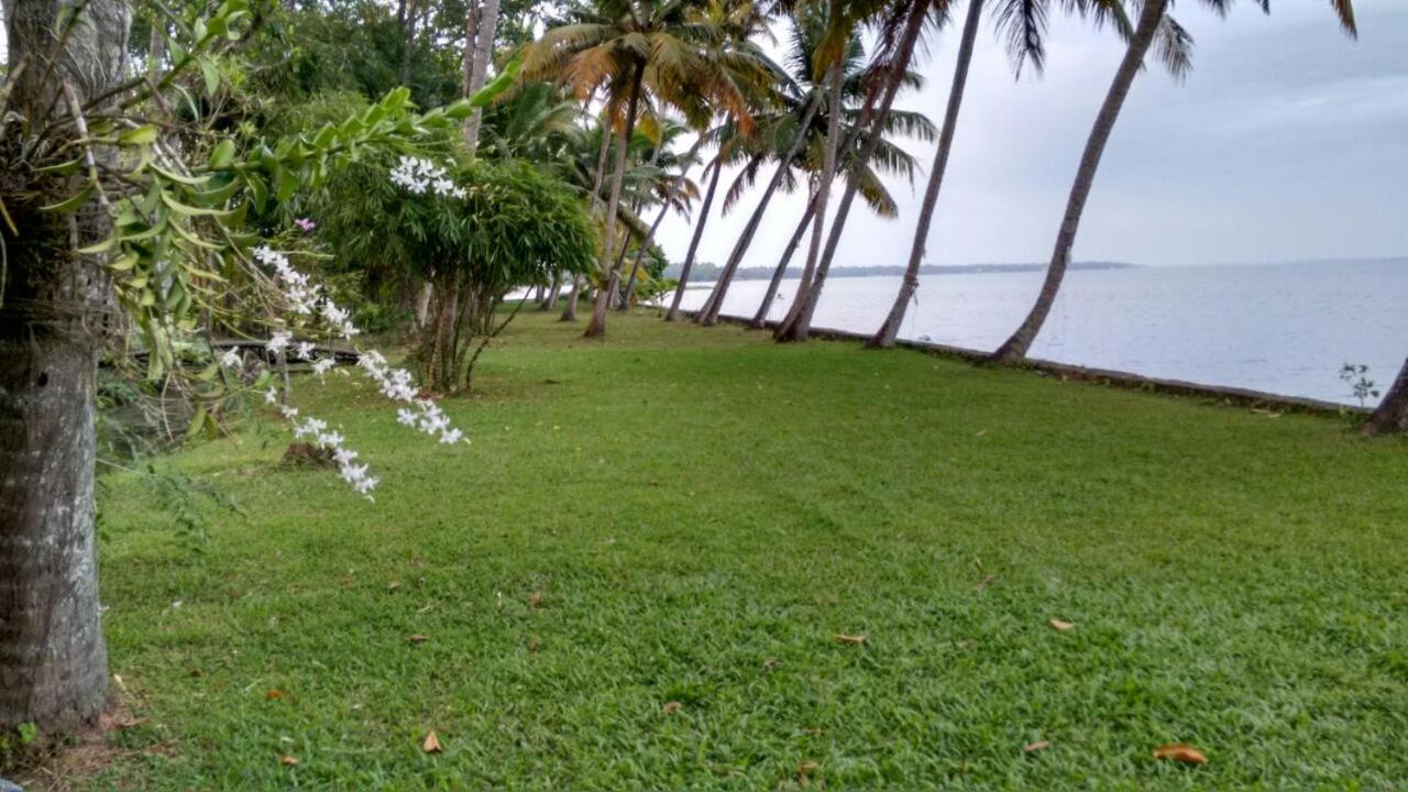 Vembanad House Boutique Back Water Retreat
