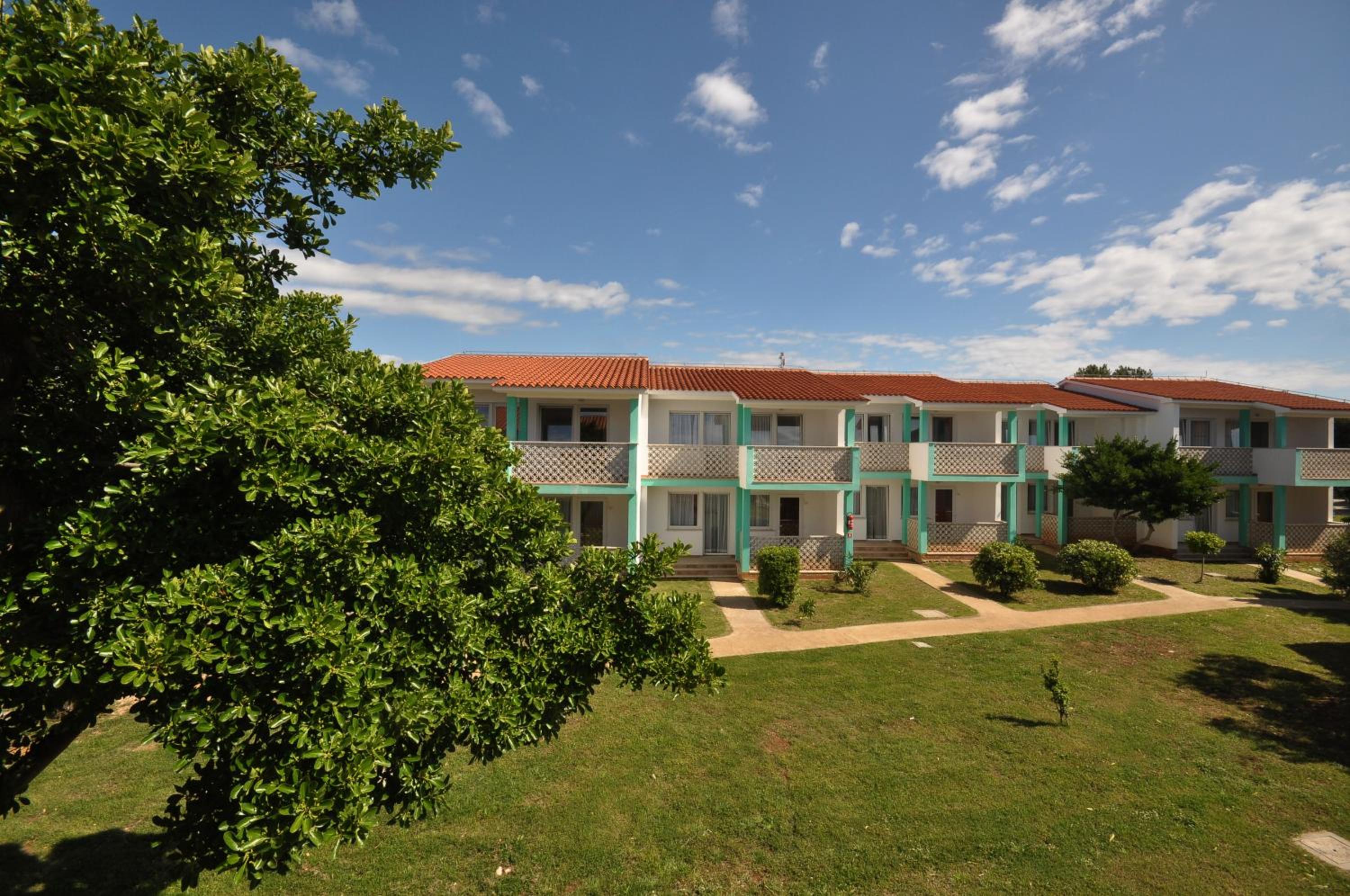 Kazela Apartments