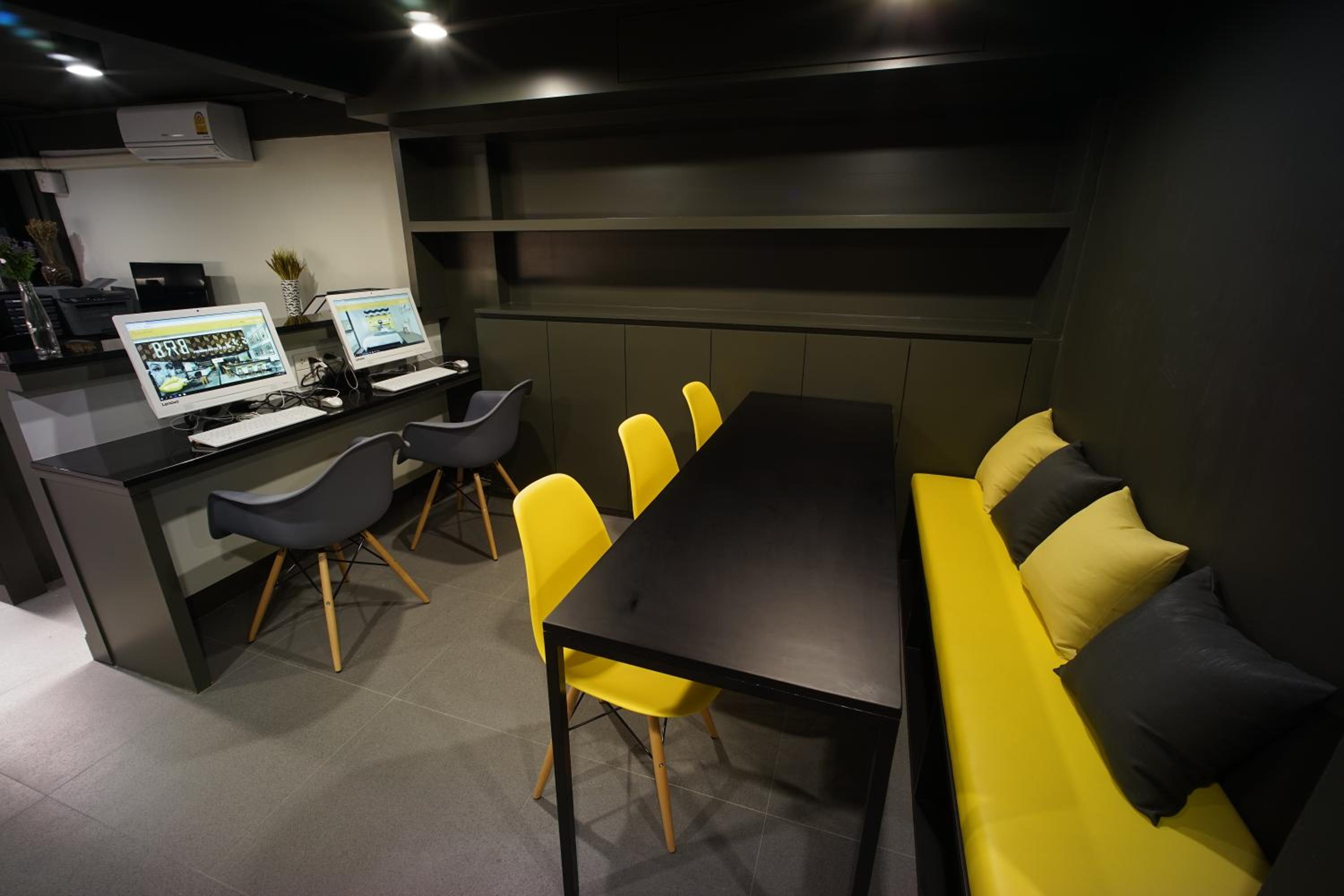 BRB Hostel Bangkok Silom
