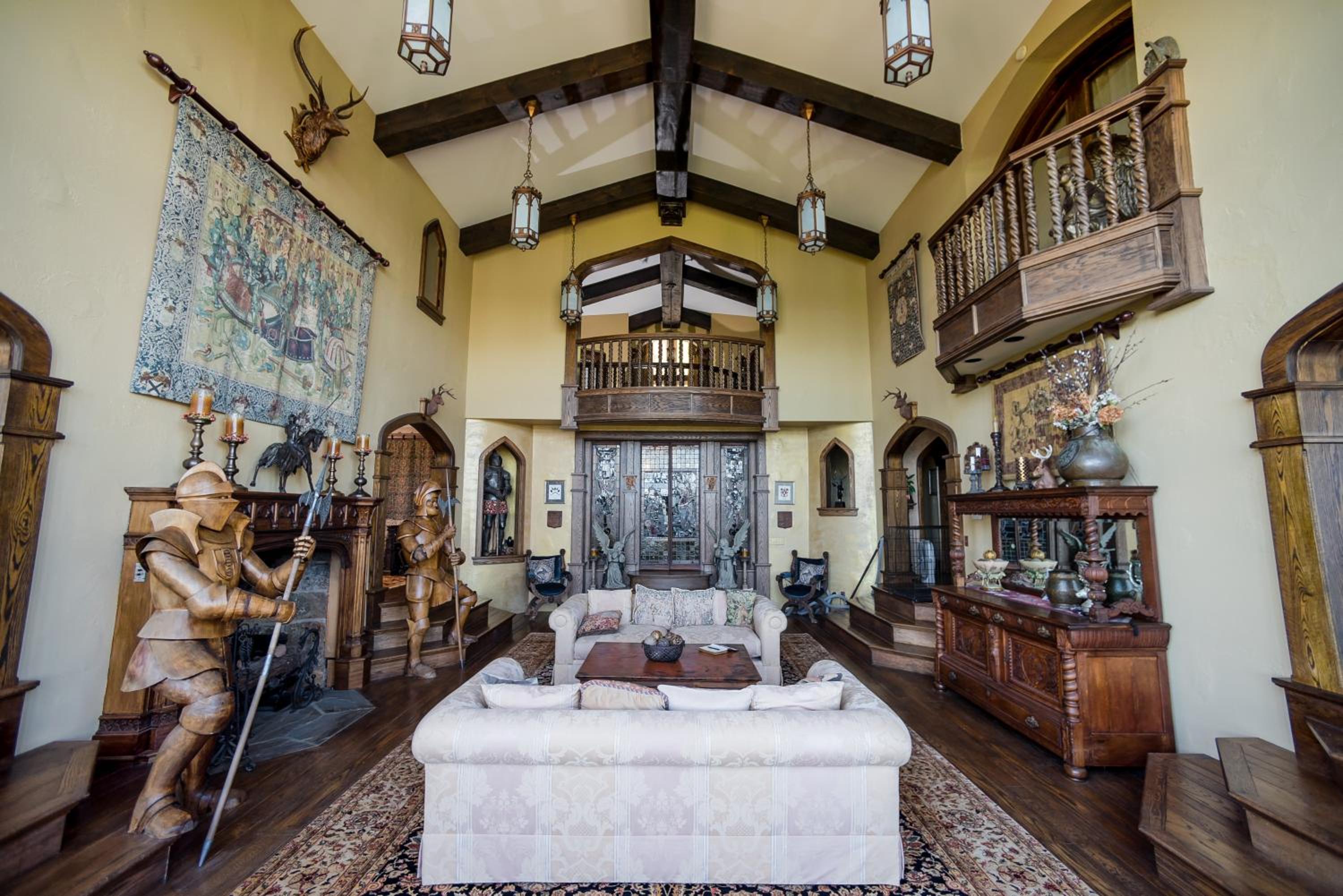 HIGHLANDS CASTLE overlooking Lake George plus 2 other CASTLES & SUITES
