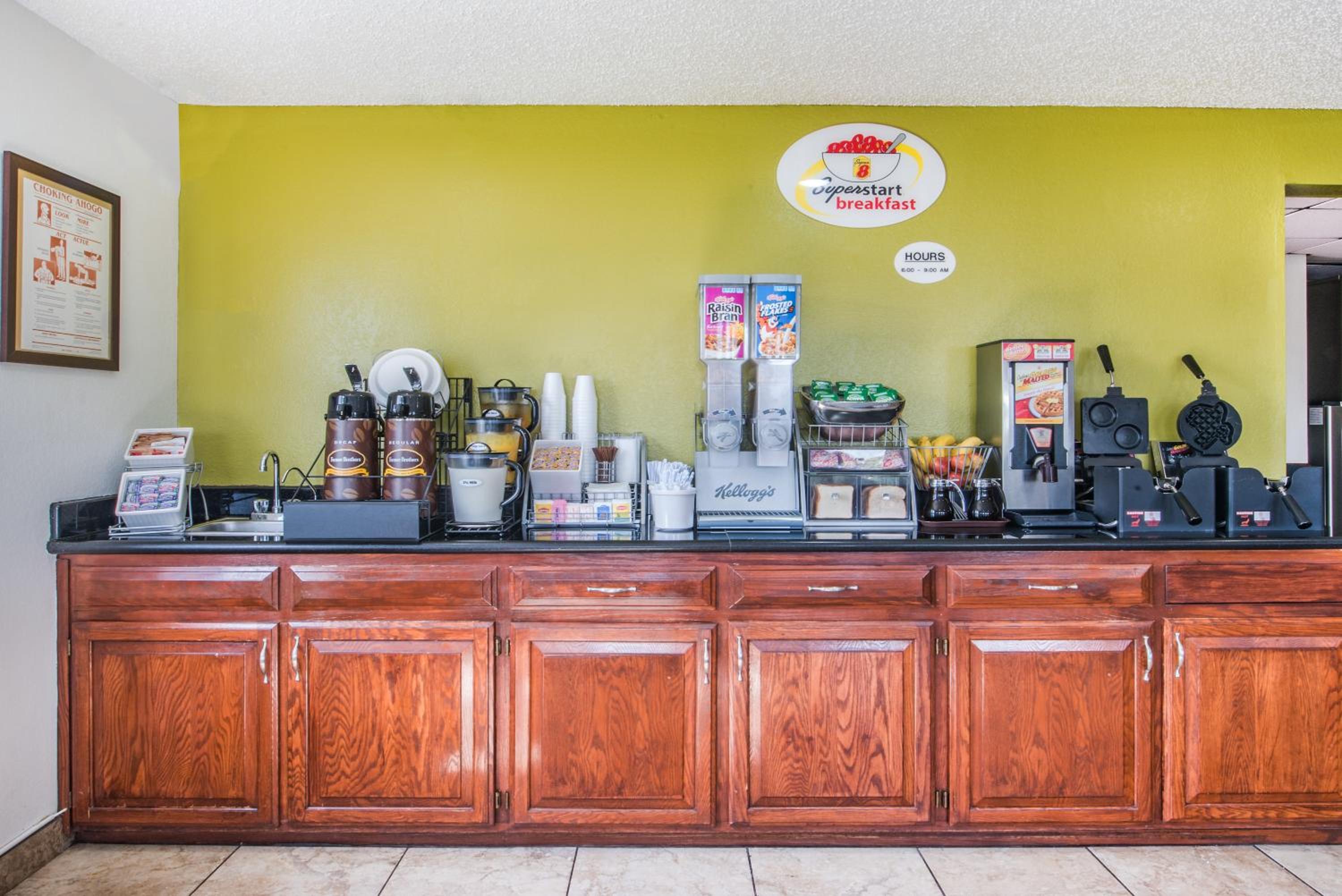 Super 8 by Wyndham Harlingen TX view 3