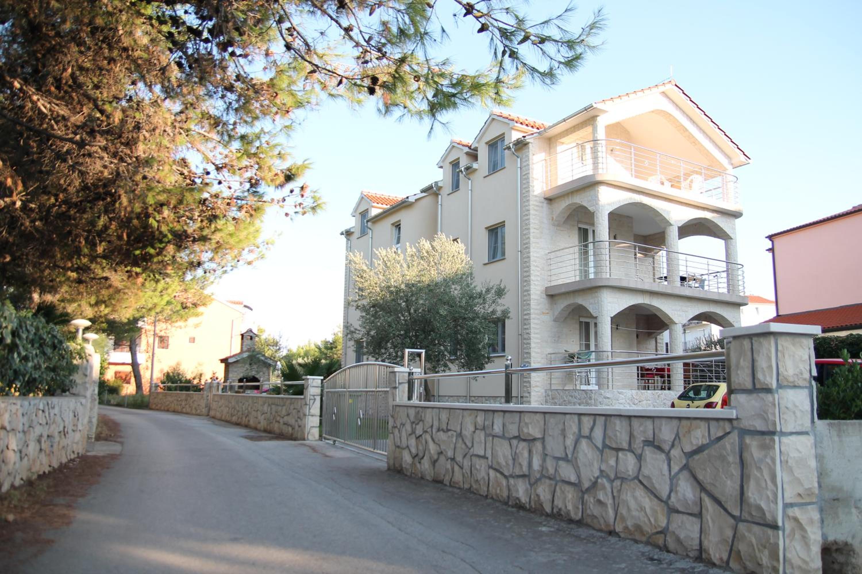 Photo 11