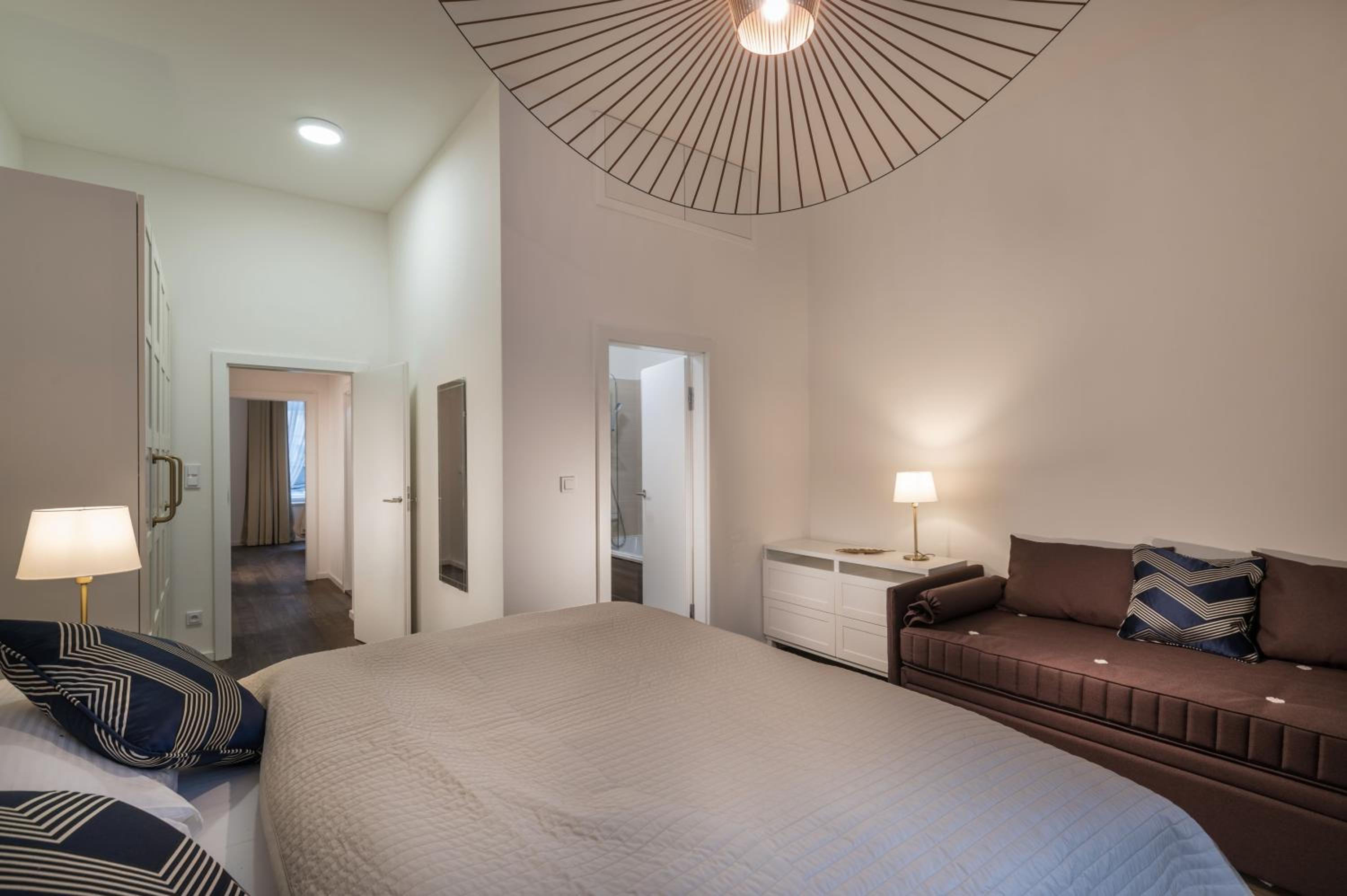 Luxury Modern Designed Oldtown Apartment