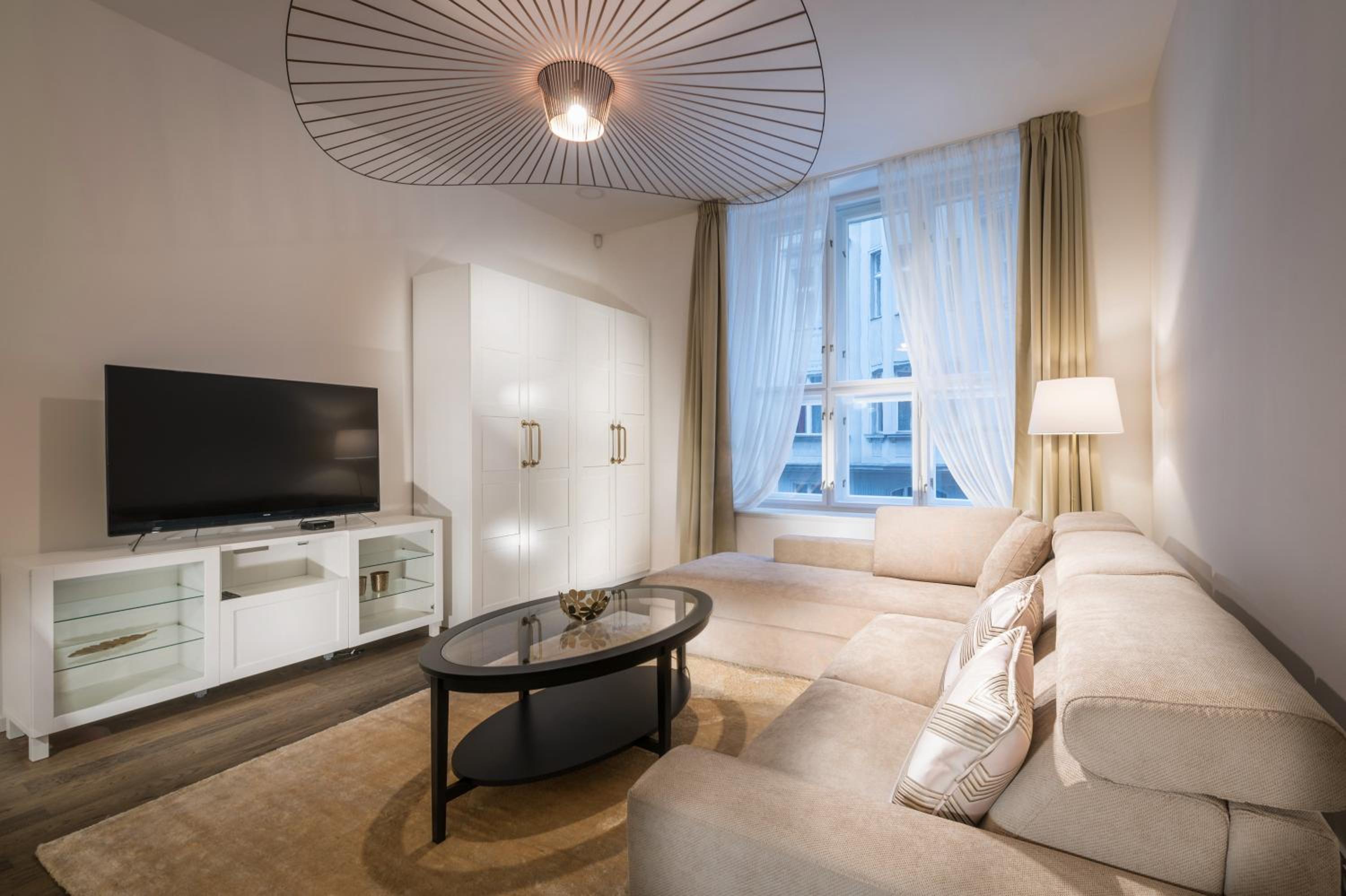 Luxury Modern Designed Oldtown Apartment