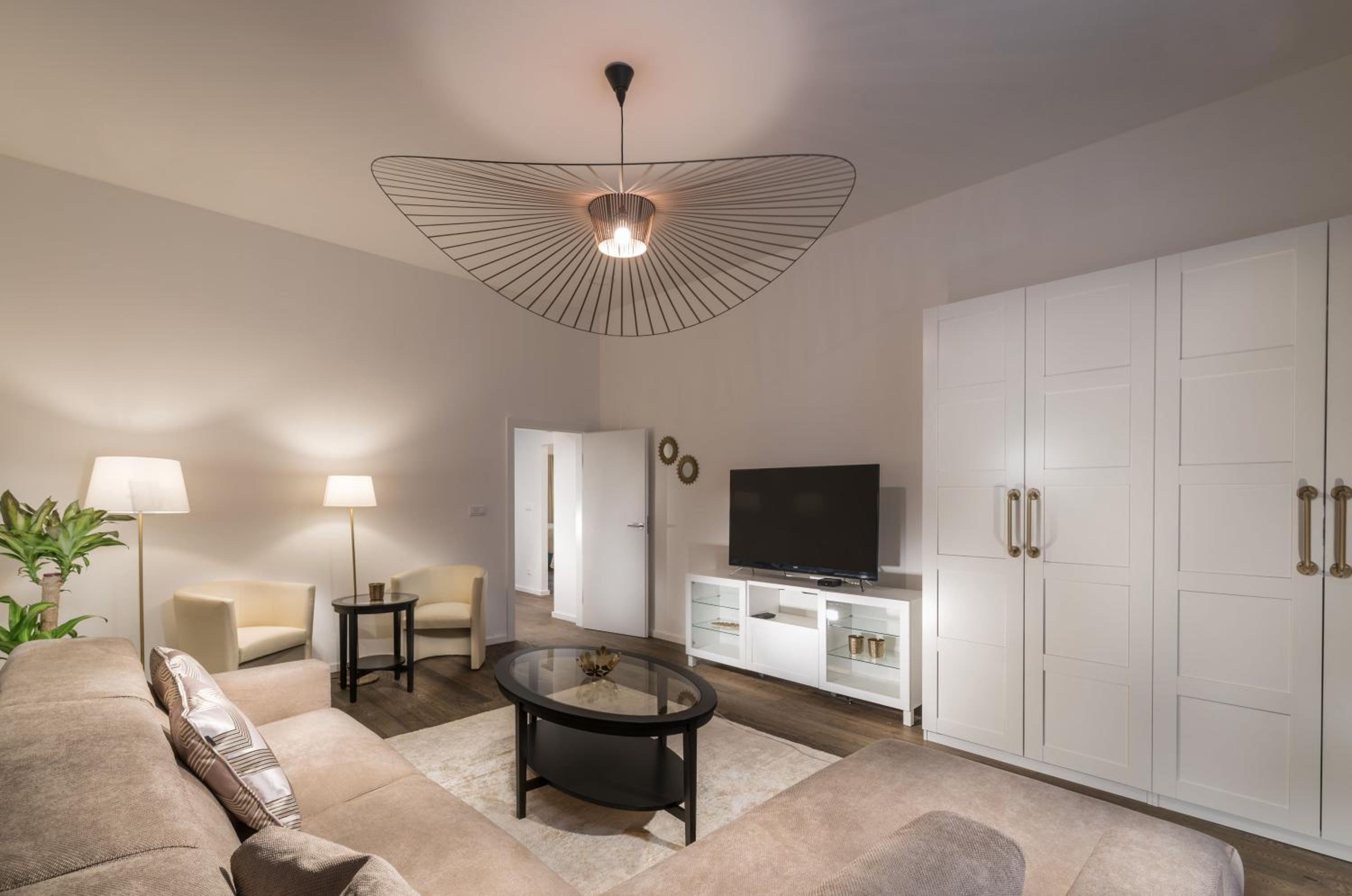 Luxury Modern Designed Oldtown Apartment