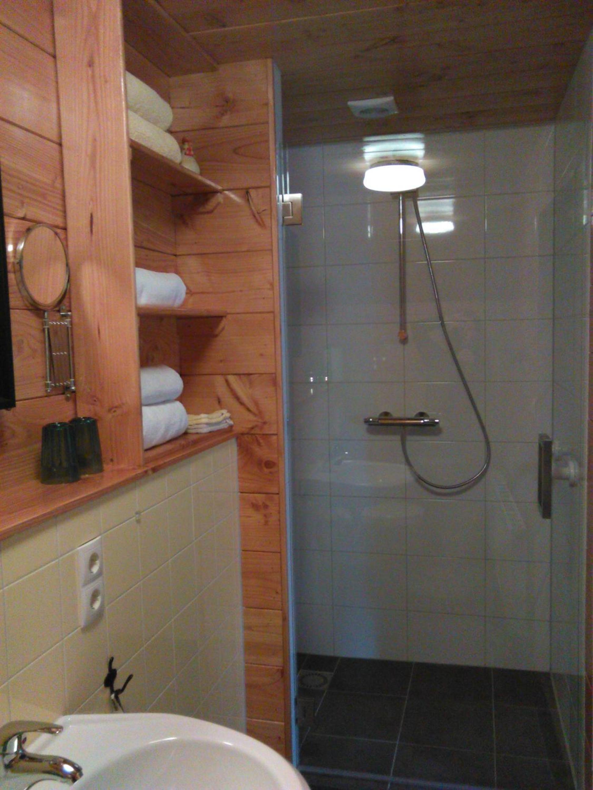 Photo 32