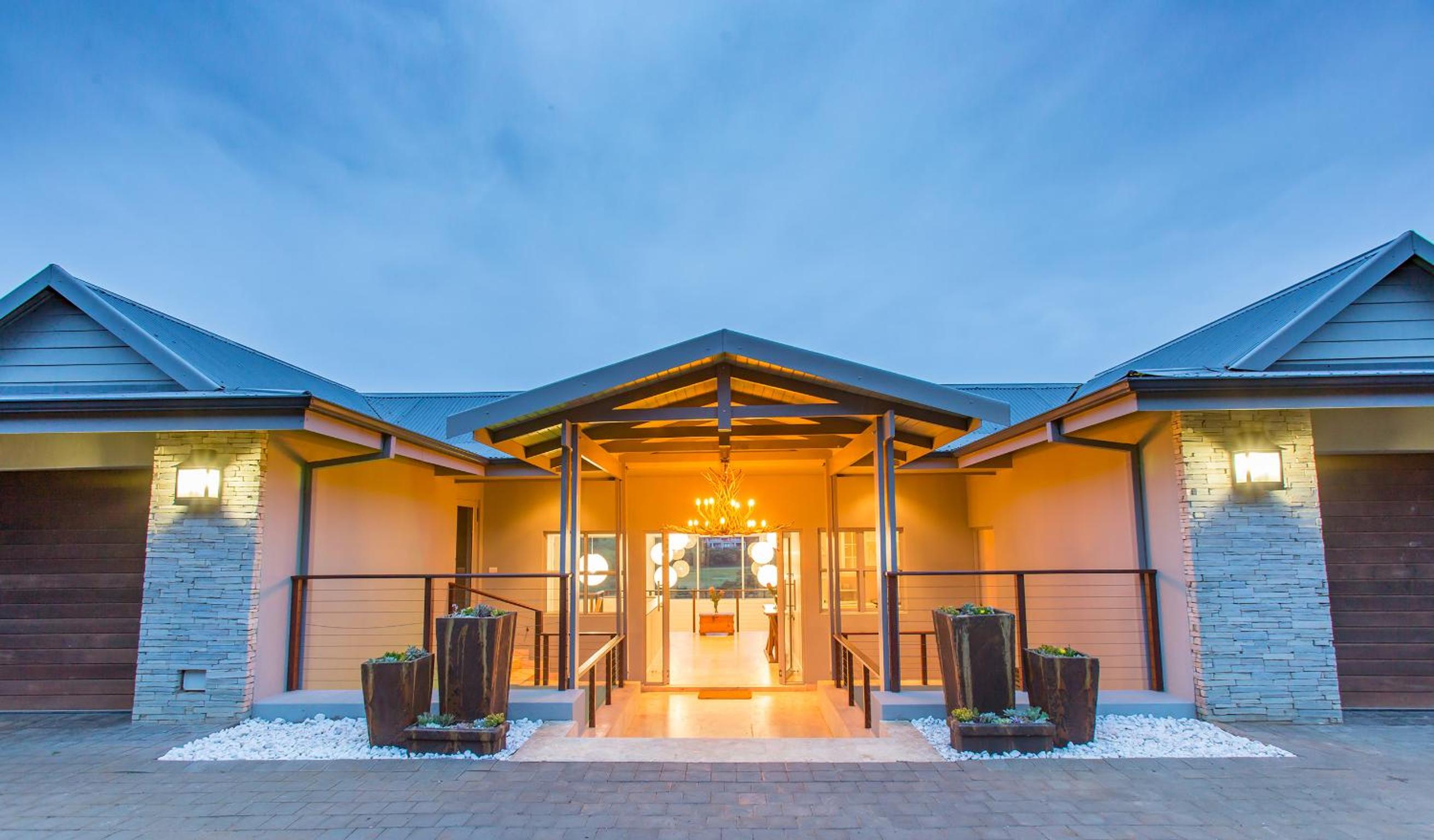 Hotel 17 Feverberry - Image 1