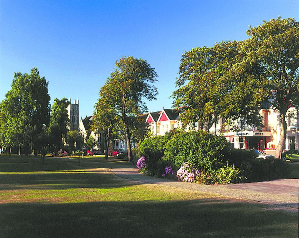 Worthing Vacations - Ardington Hotel - Property Image 1