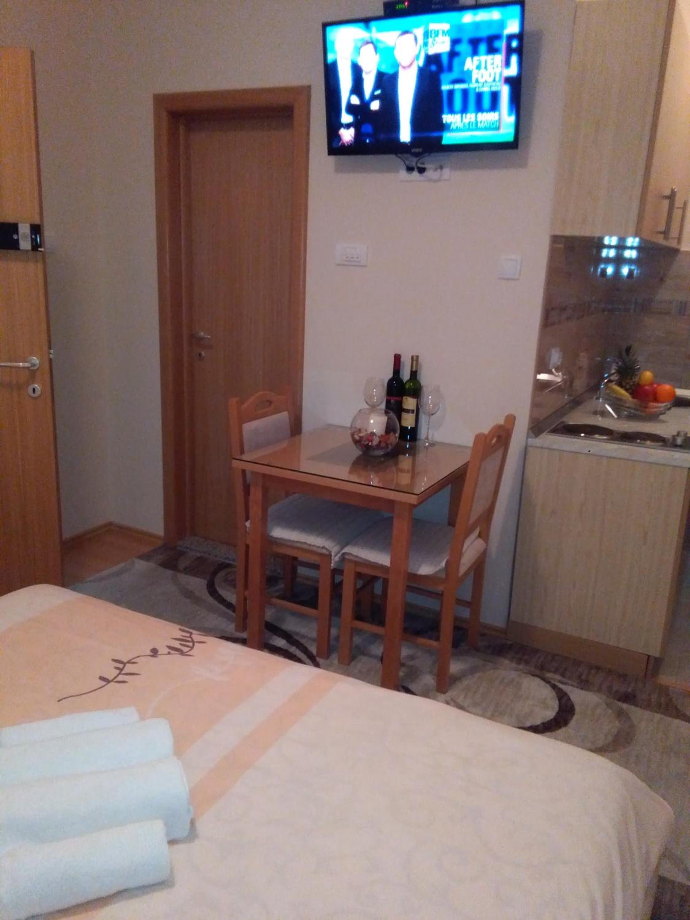 Photo 6