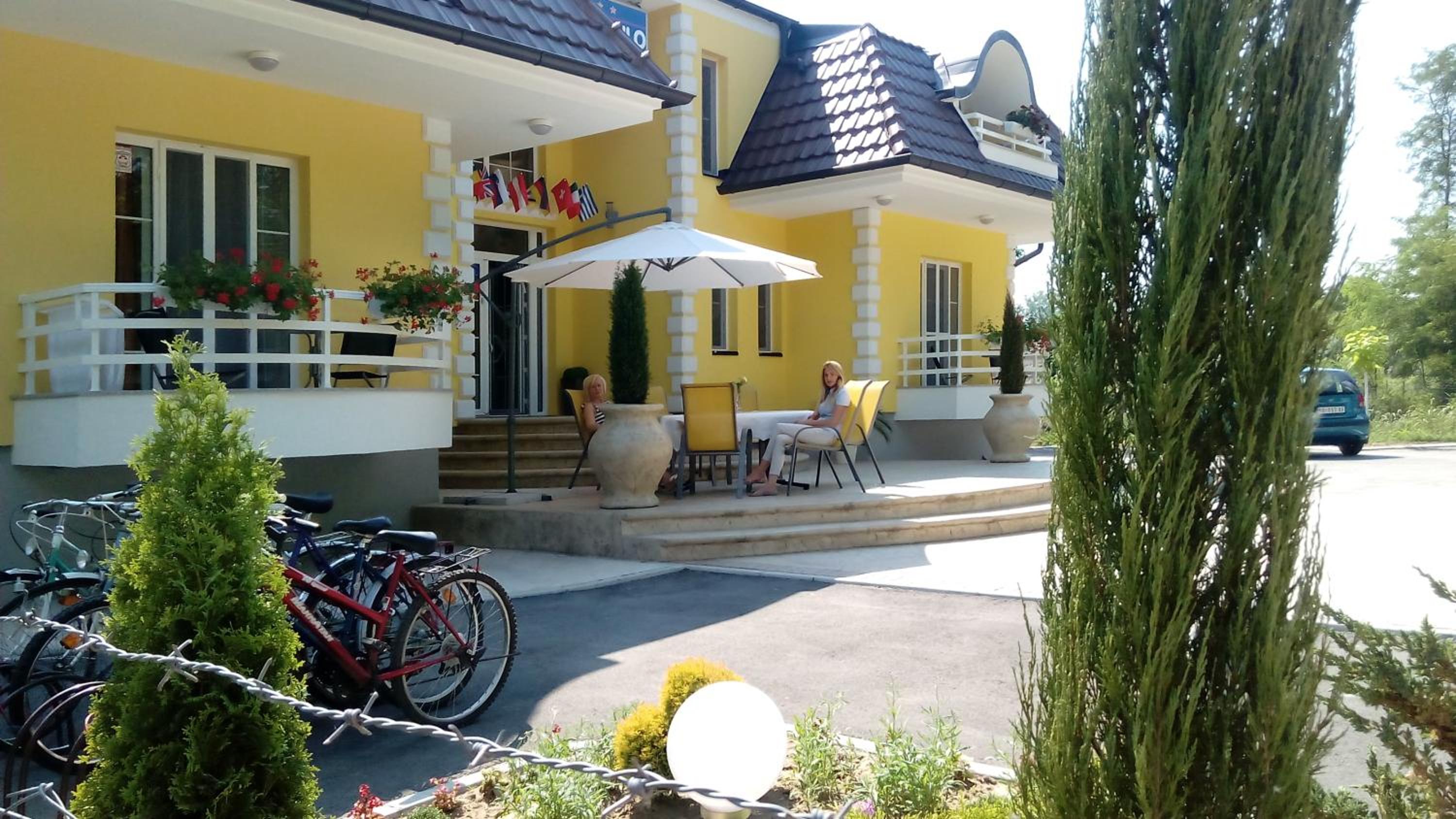 Photo 6