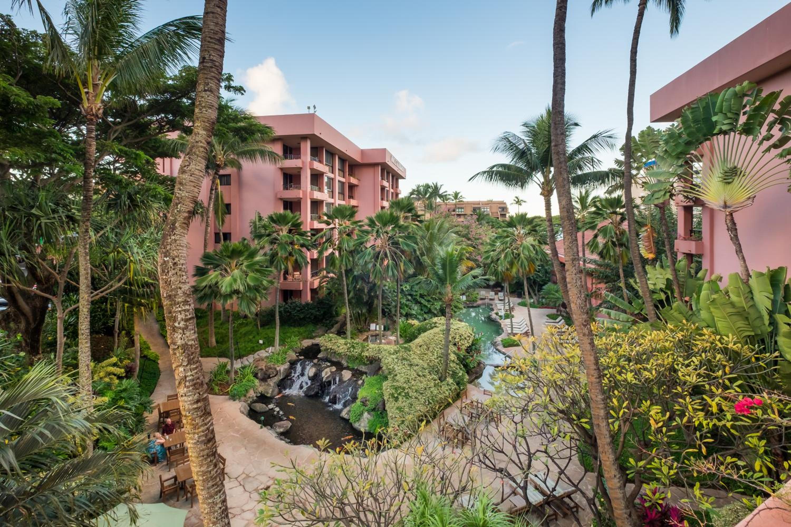 Hotel Kahana Falls Resort - Image 1