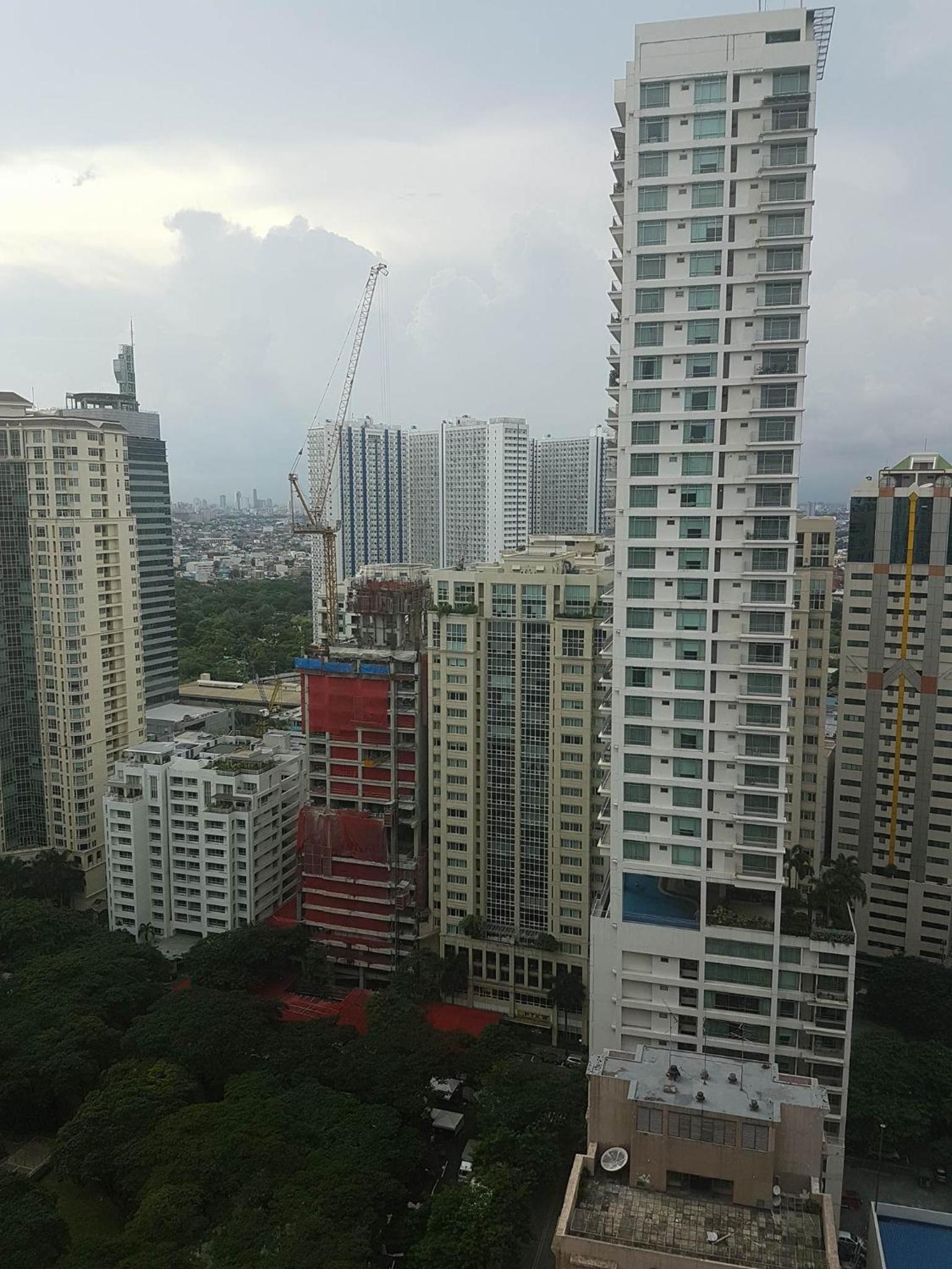 Luxury spacious 2BR in Salcedo Village