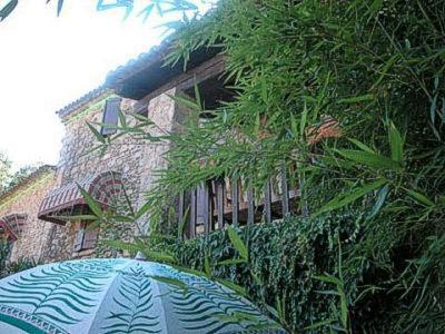 Logis Hotel Restaurant Auberge Du Peras view 2