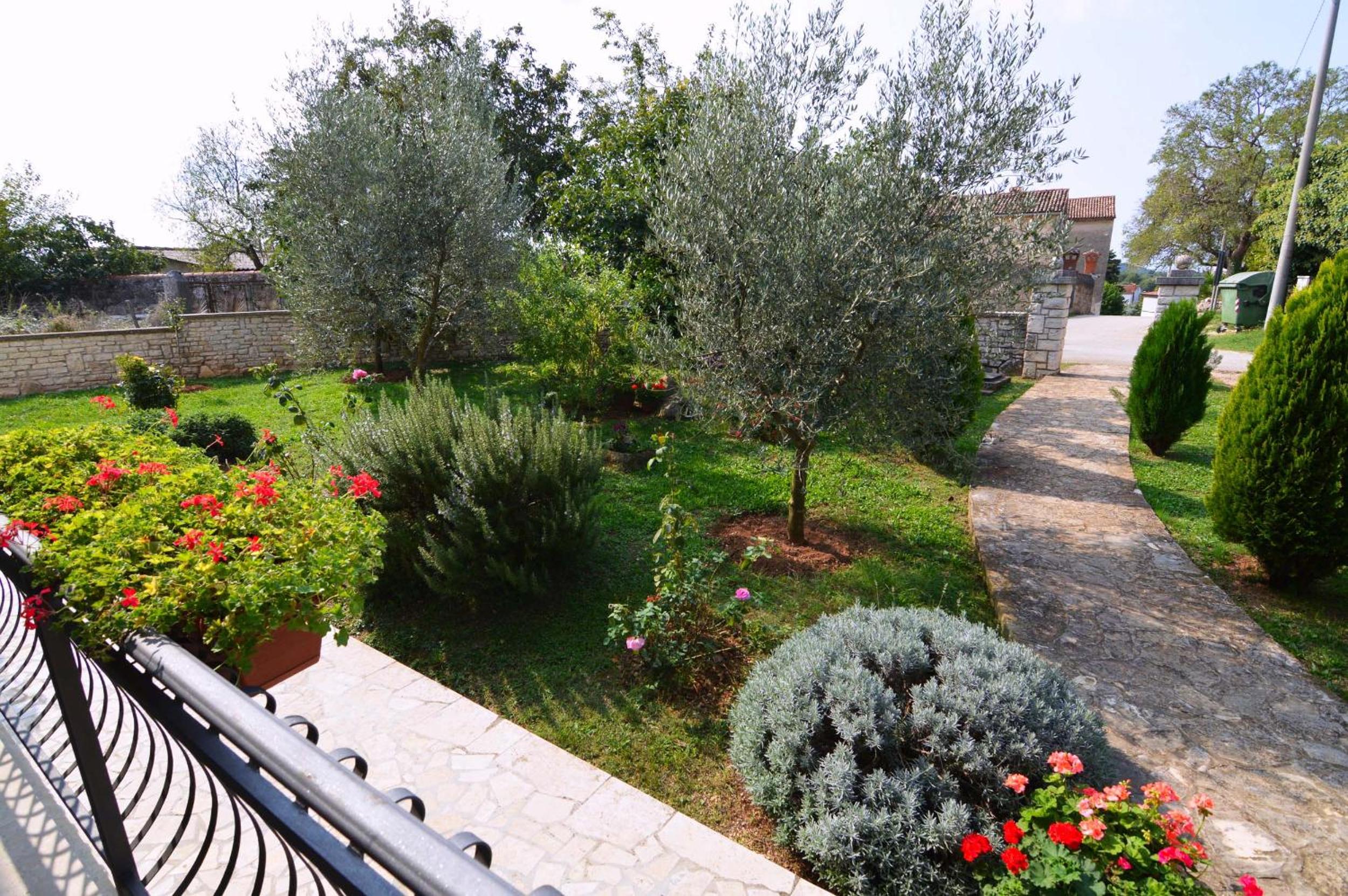 Garden Apartment Maria view 5