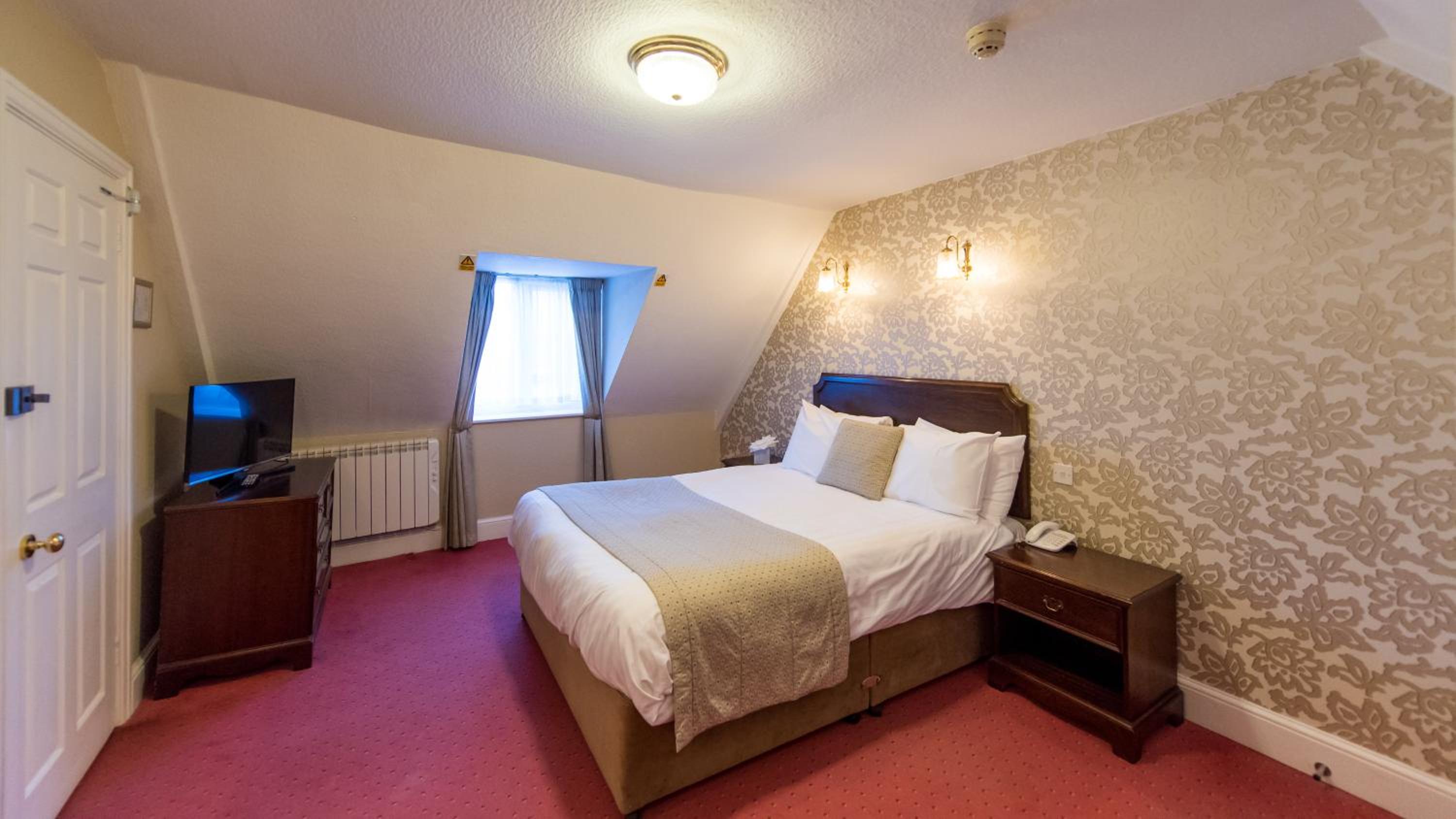 Bideford Vacations - The Royal Hotel - Property Image 11