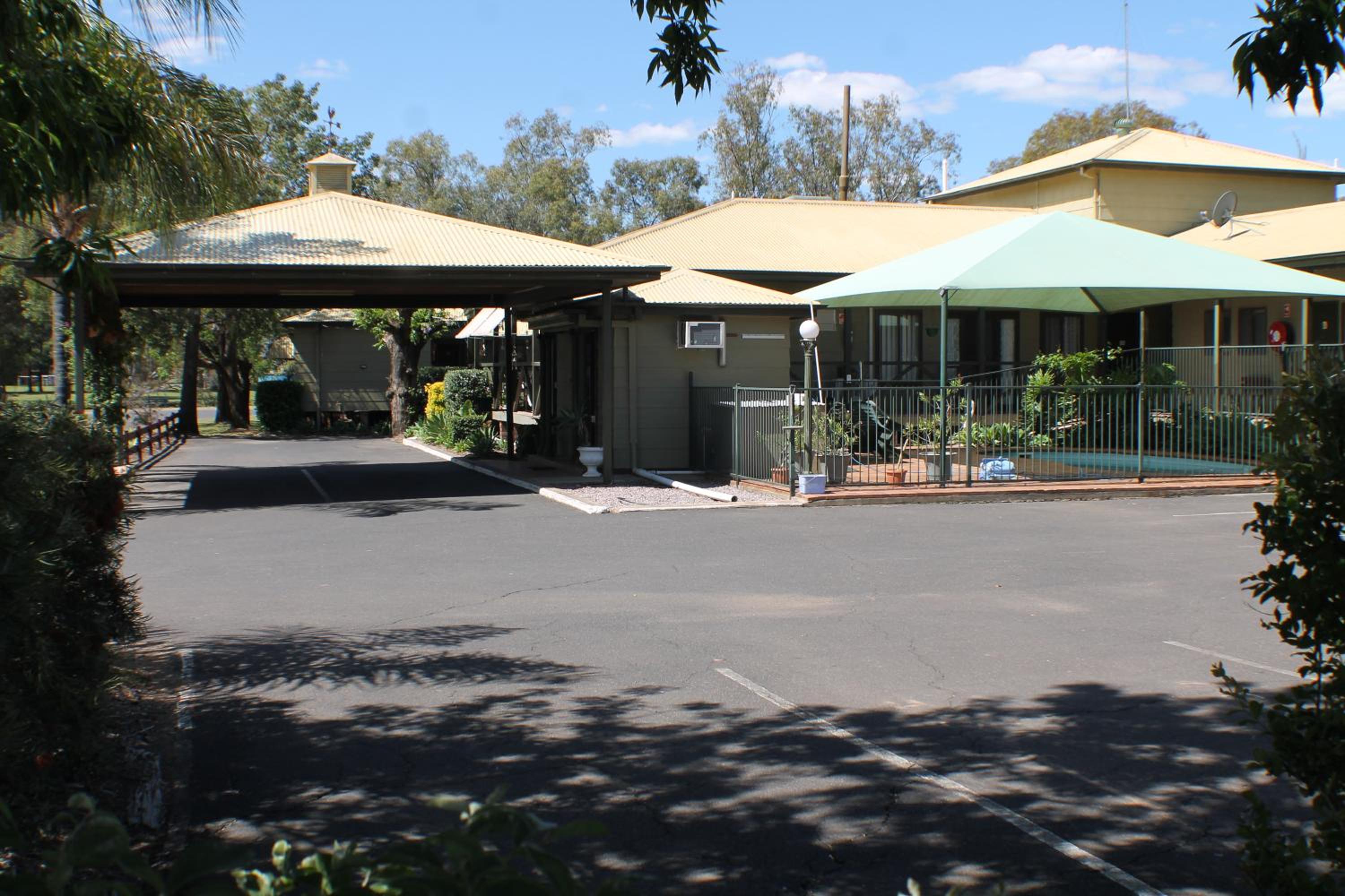 Lake Forbes Motel