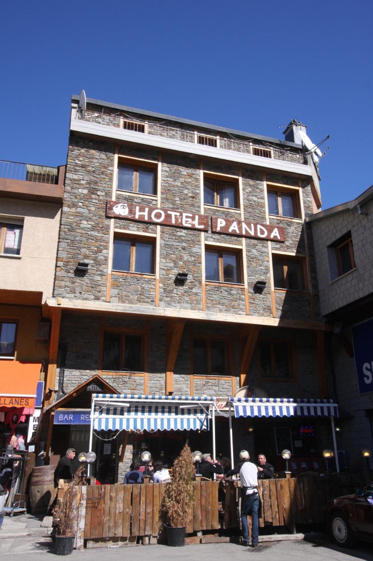 Hotel Panda - Image 1