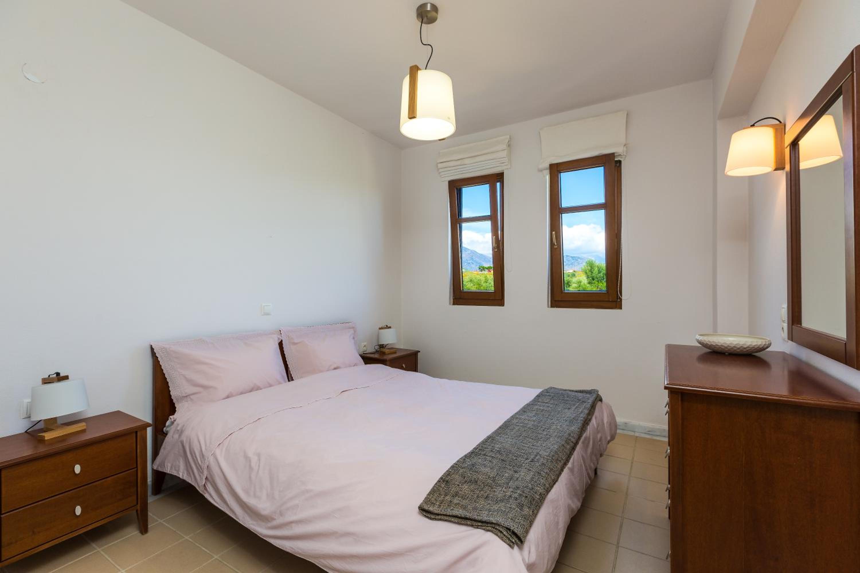Mikro Livadi Special Lodges - Has an Eco Salt water pool - 150m from the beach
