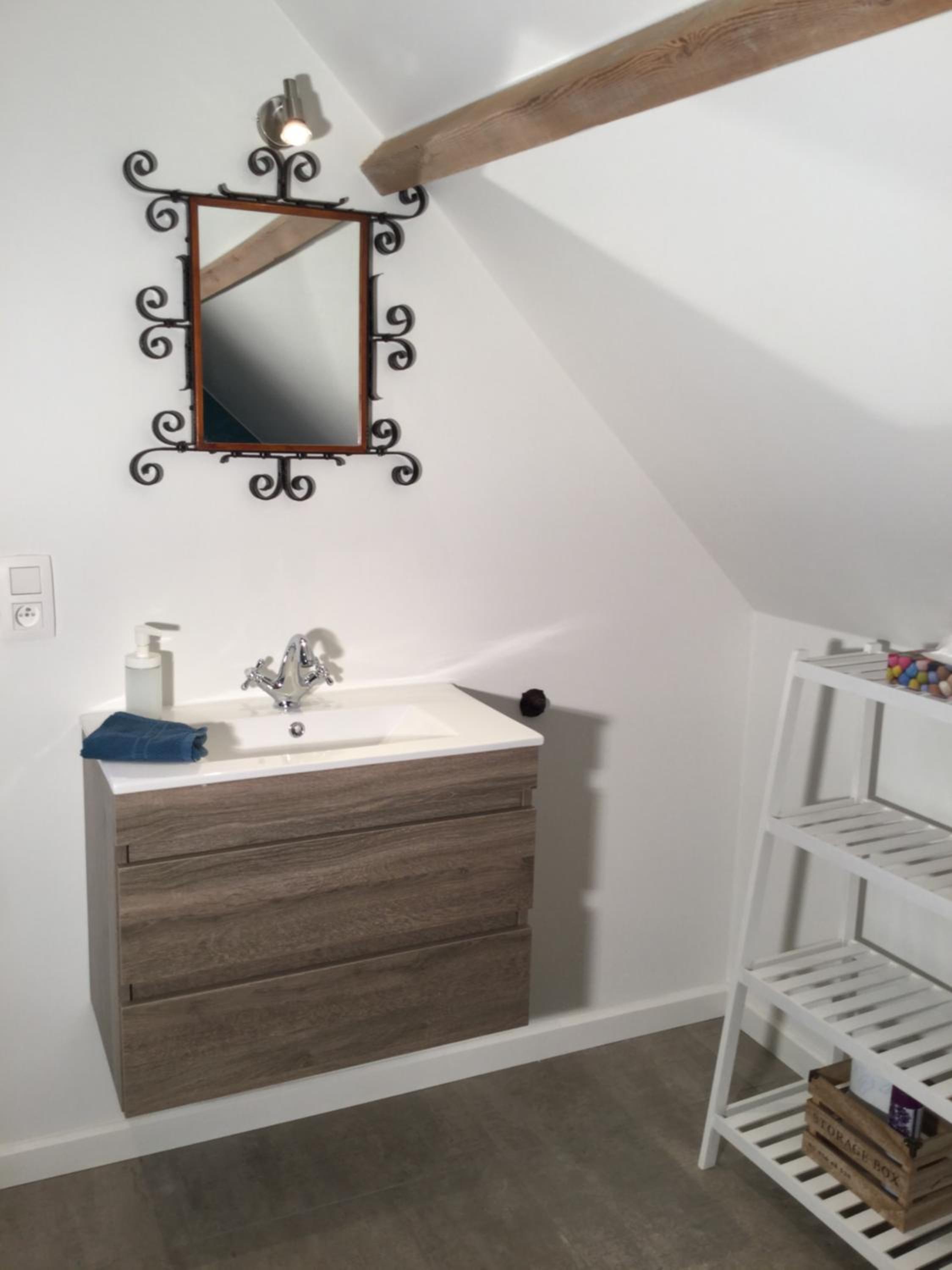 B&B 22