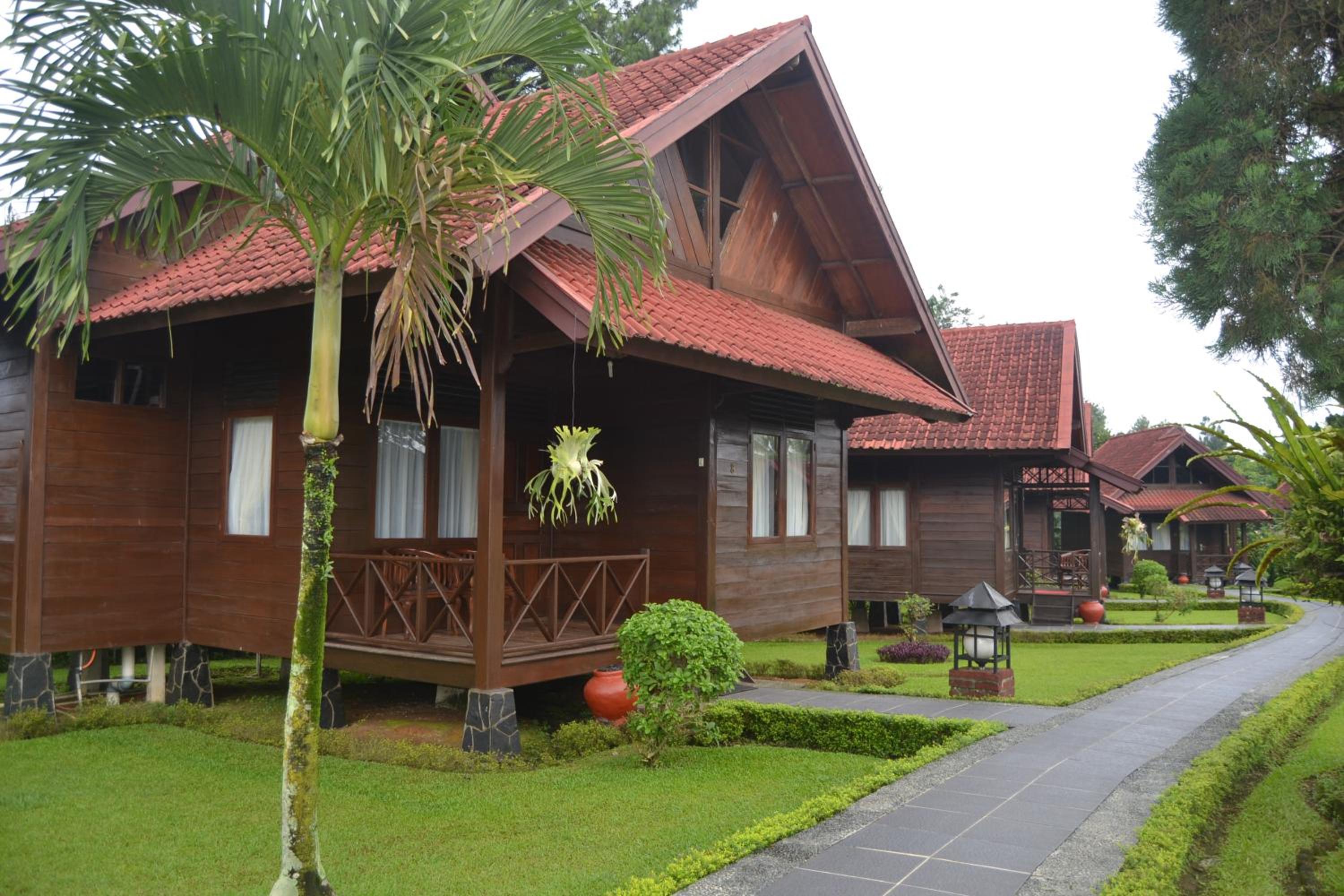 Citra Cikopo Hotel & Family Cottages, Puncak - 14