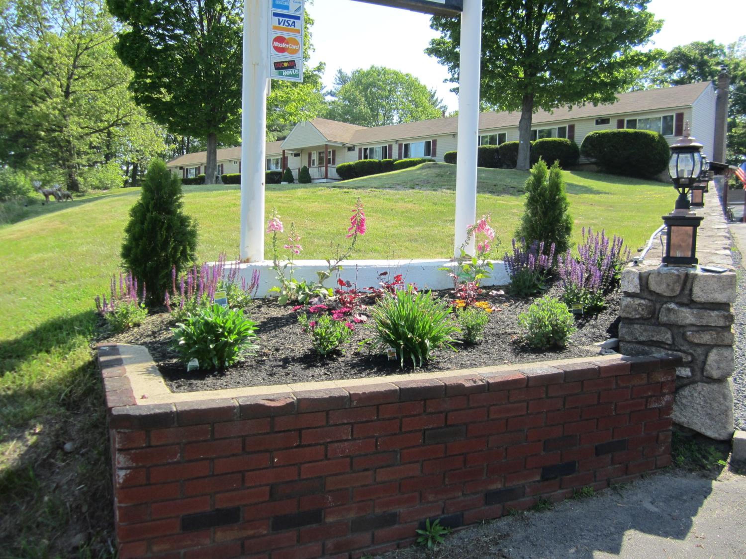 Northeaster Motel - Property Image 3
