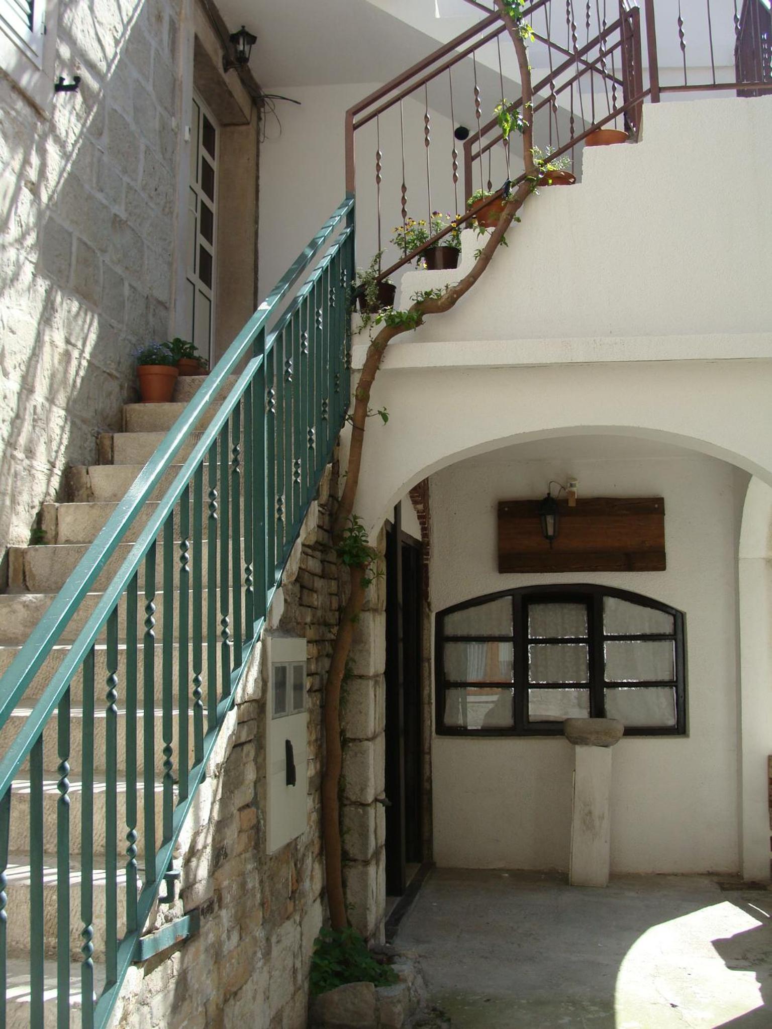 Photo 32