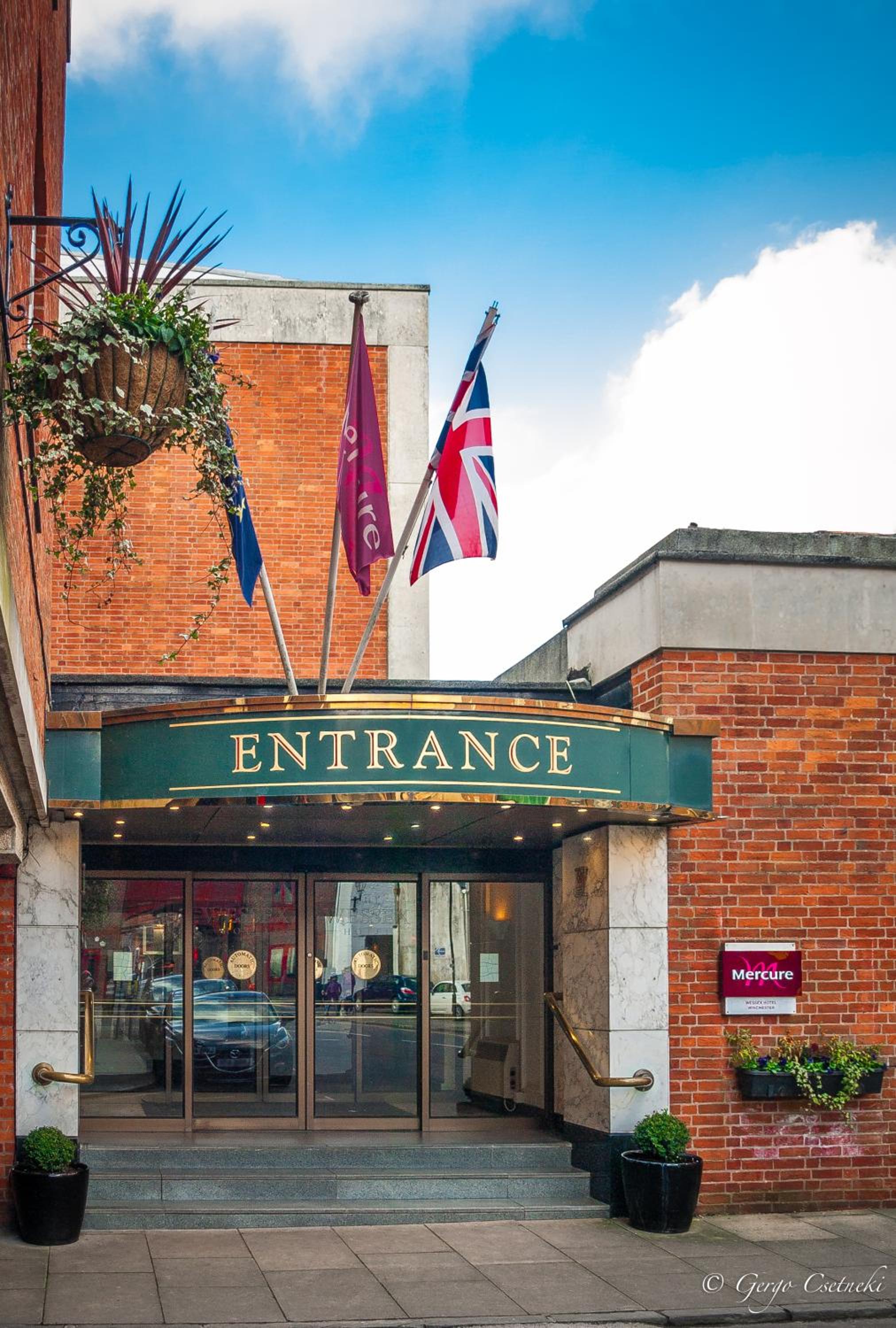 Winchester Vacations - Mercure Winchester Wessex Hotel - Property Image 4