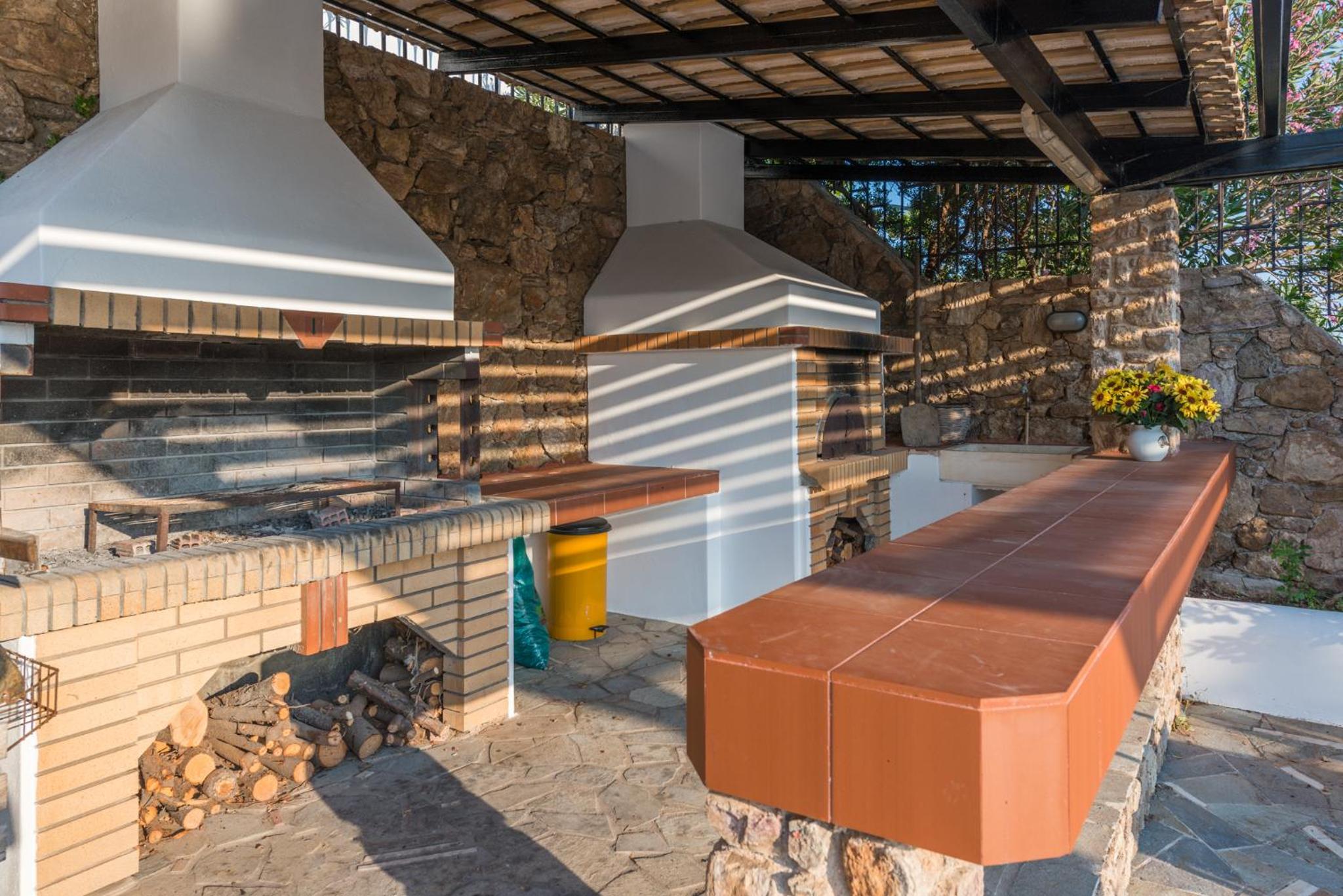Villa Adamite