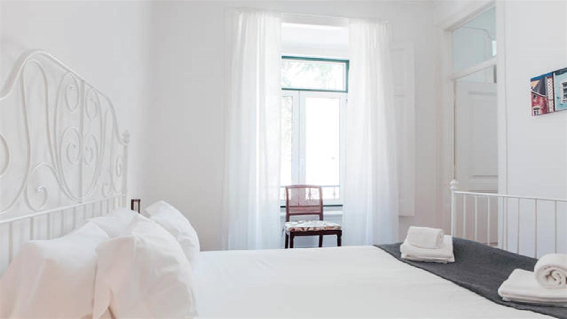 Spacious Tailor Made Bairro Alto view 3
