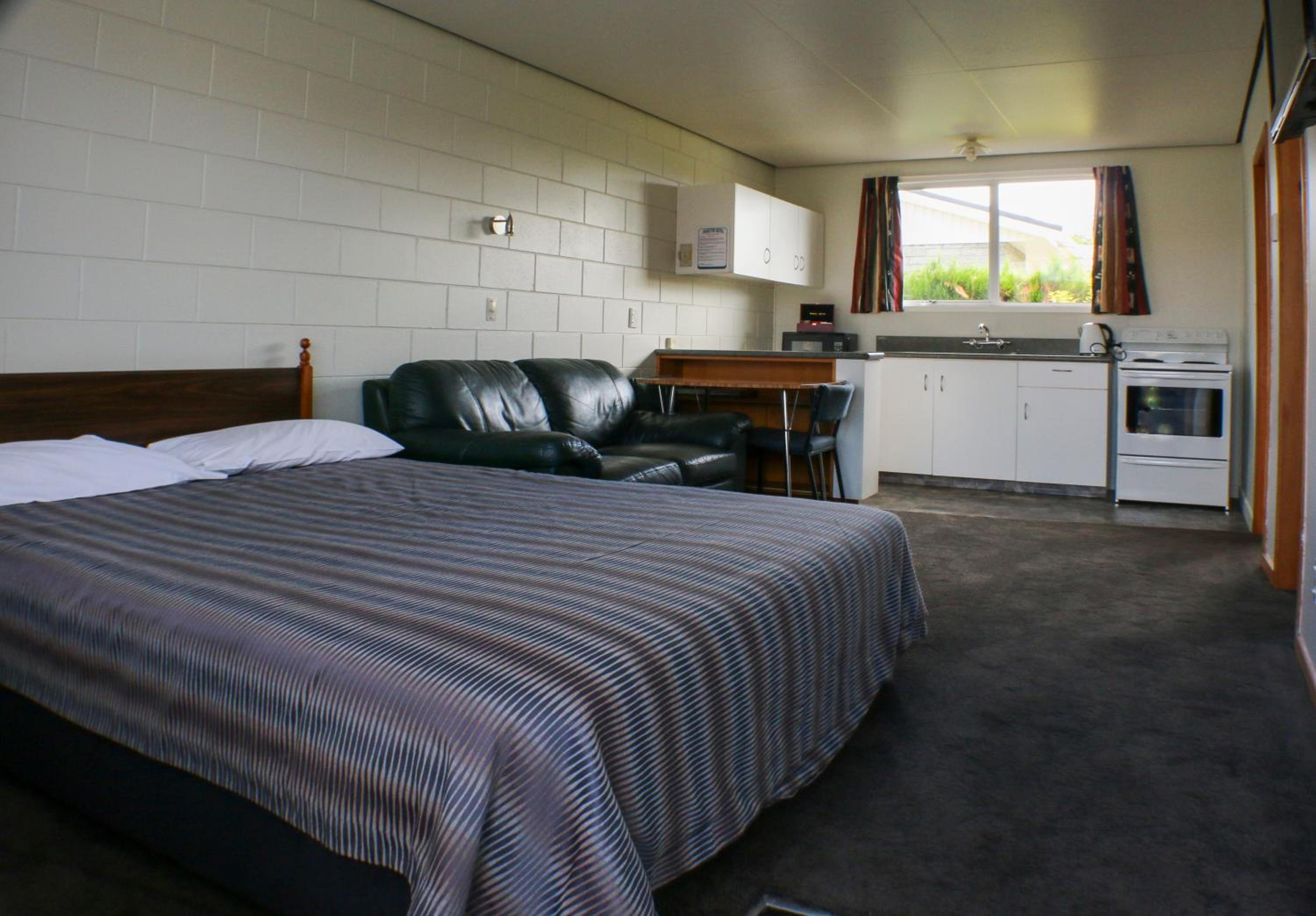 Charlton Motel