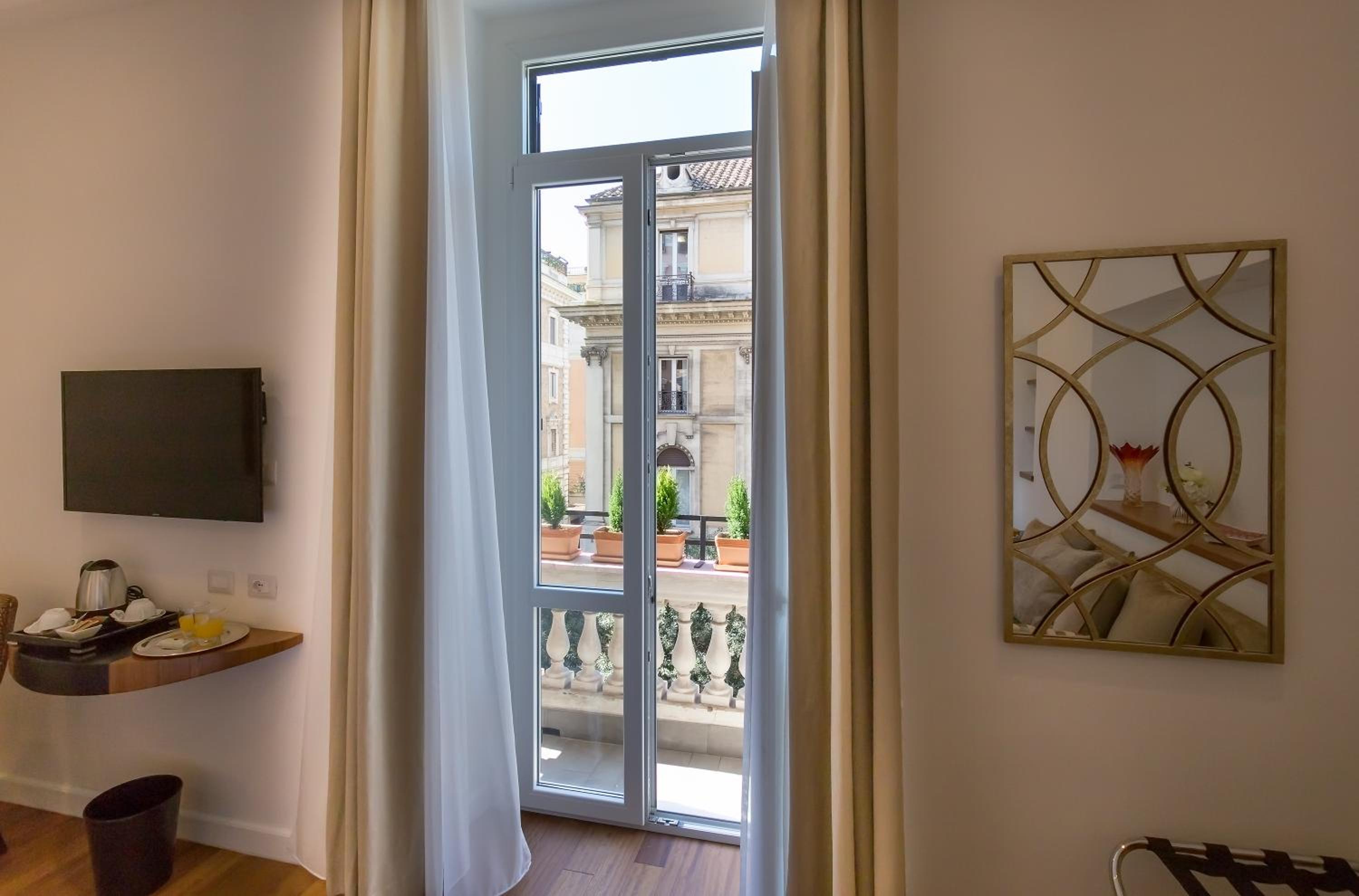 900 Piazza del Popolo