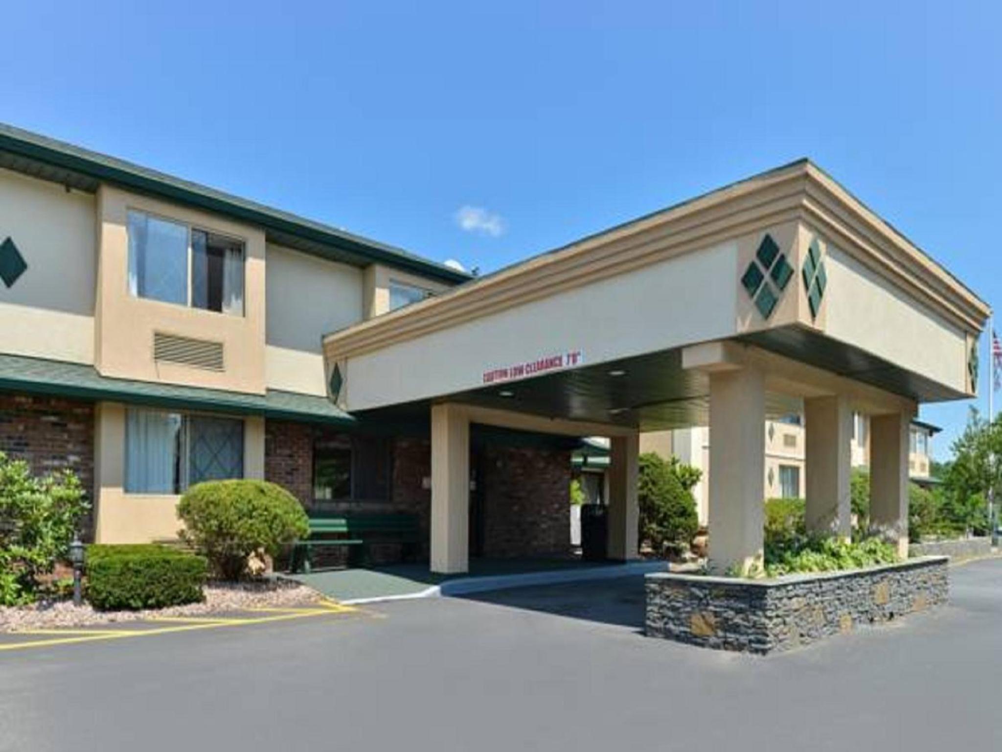Americas Best Value Inn New Paltz view 2