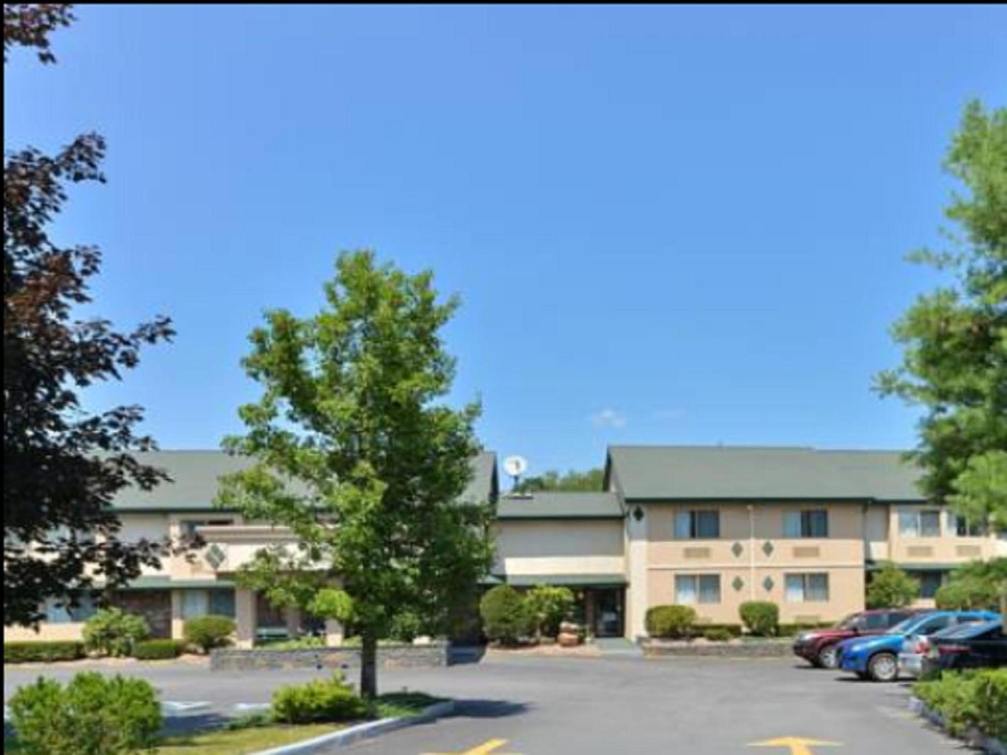 Americas Best Value Inn New Paltz view 4