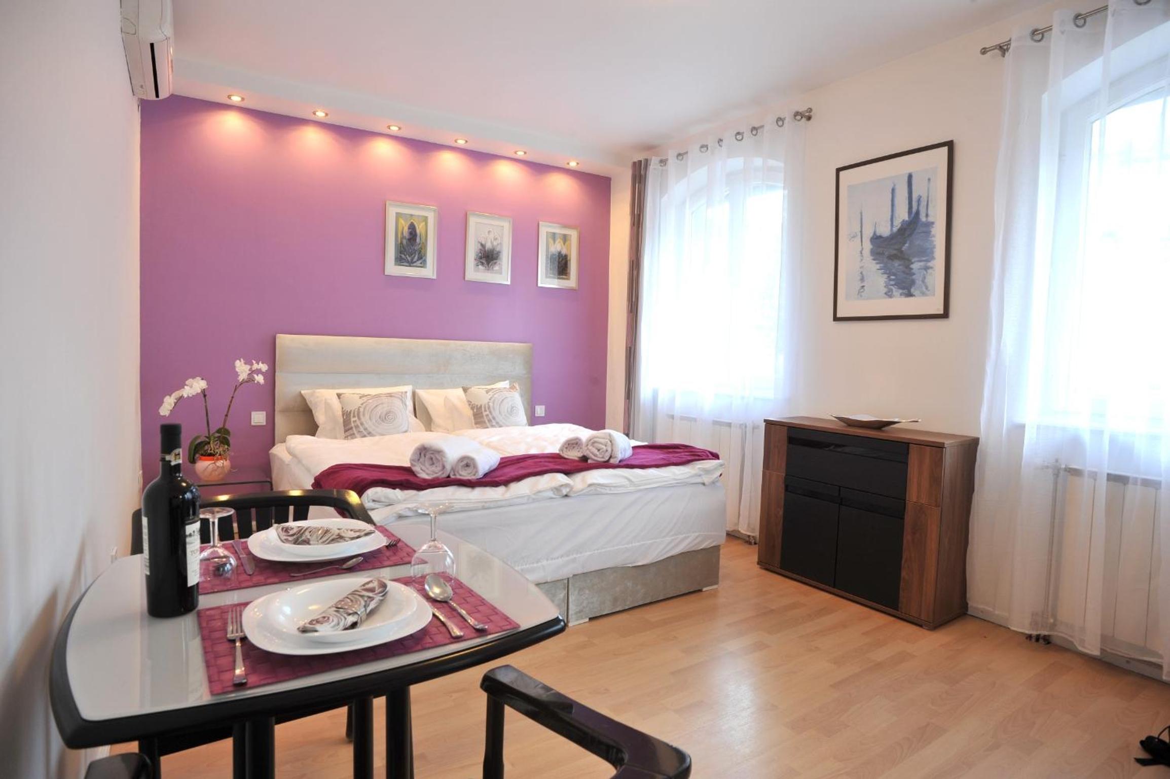 Hillside Premium Apartments