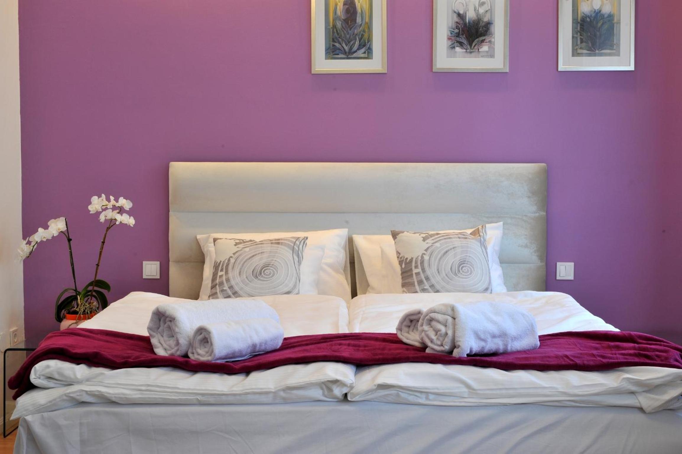 Hillside Premium Apartments