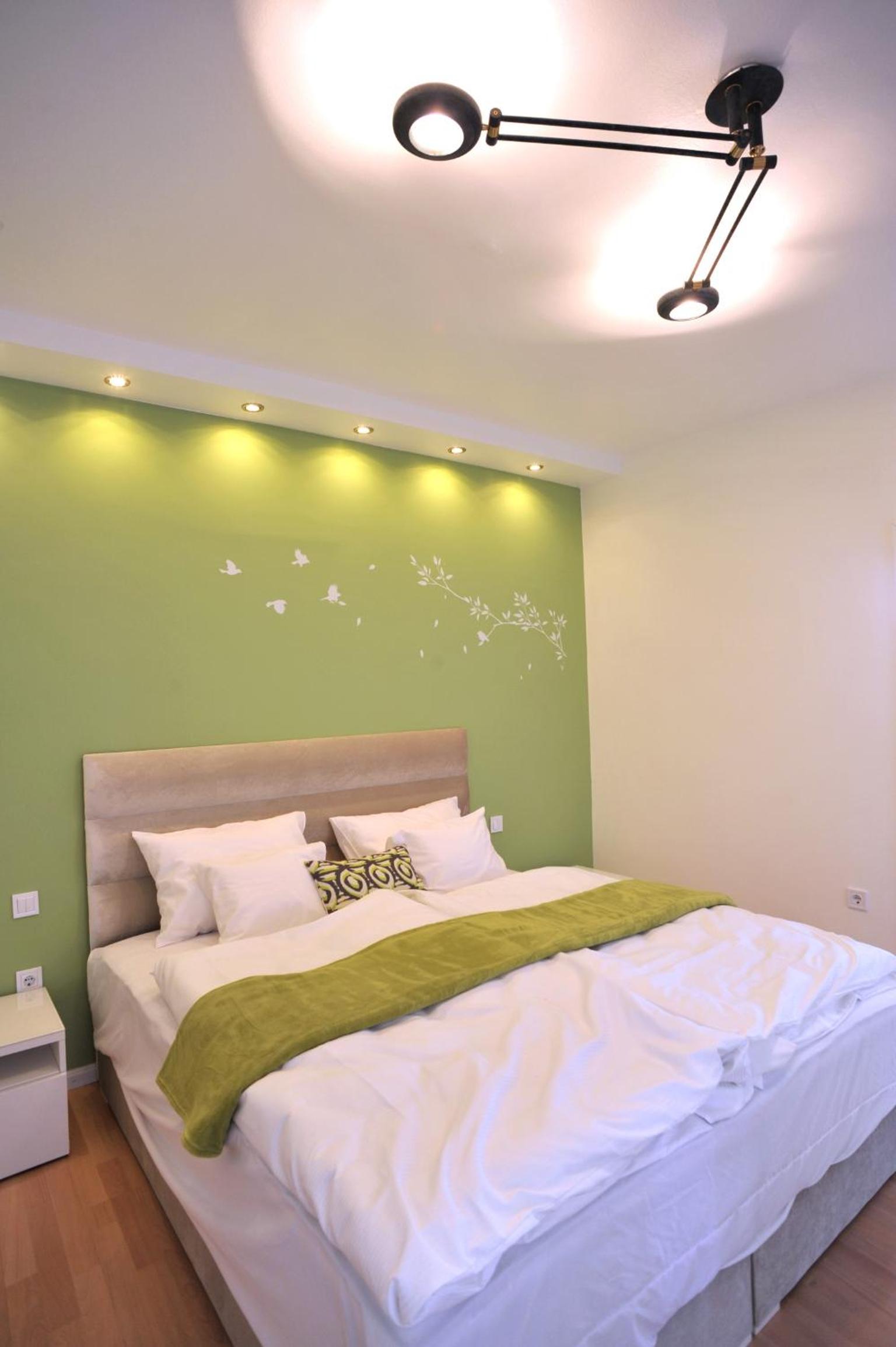 Hillside Premium Apartments