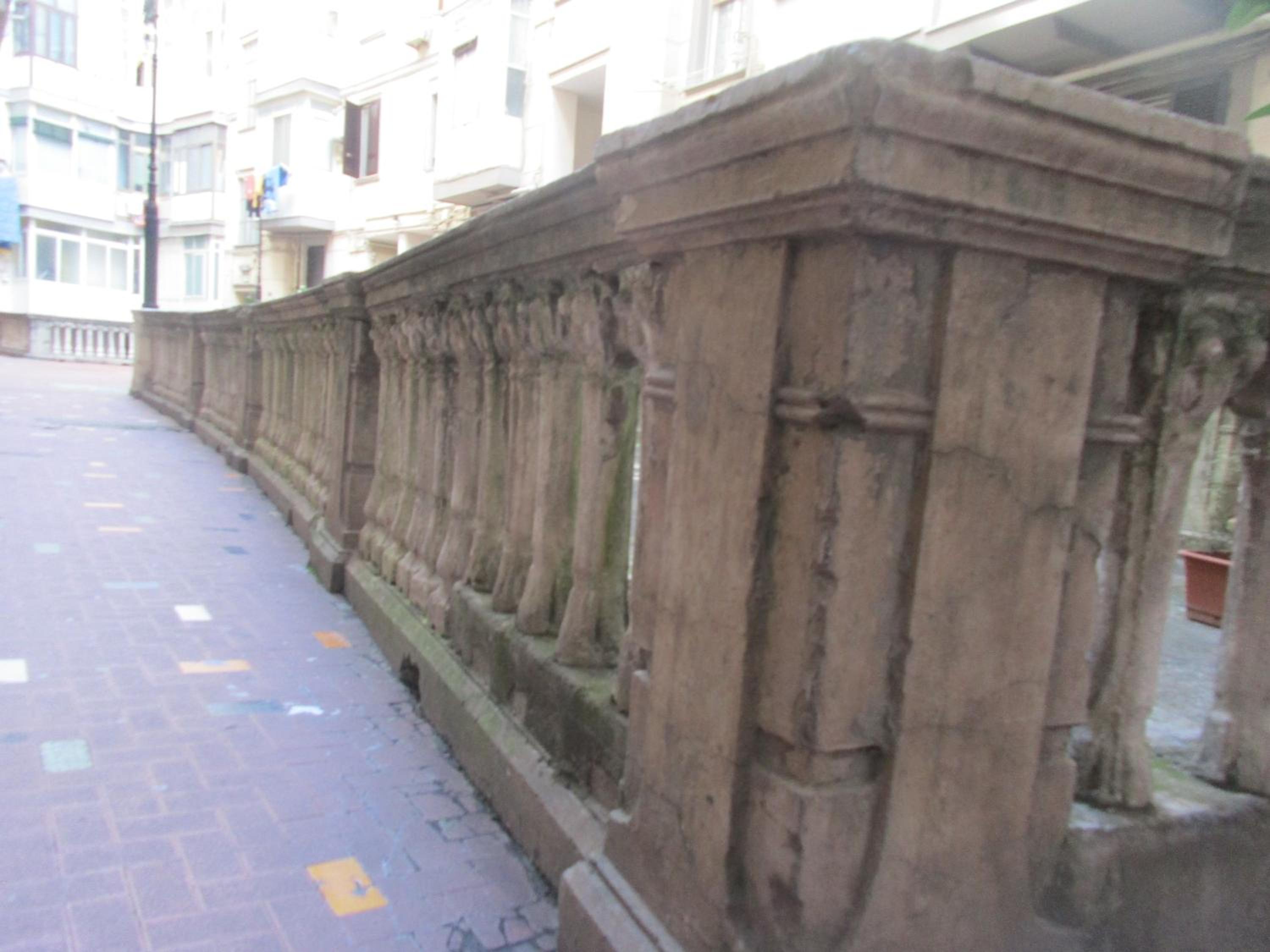 Nella Storica Piazza Carlo III