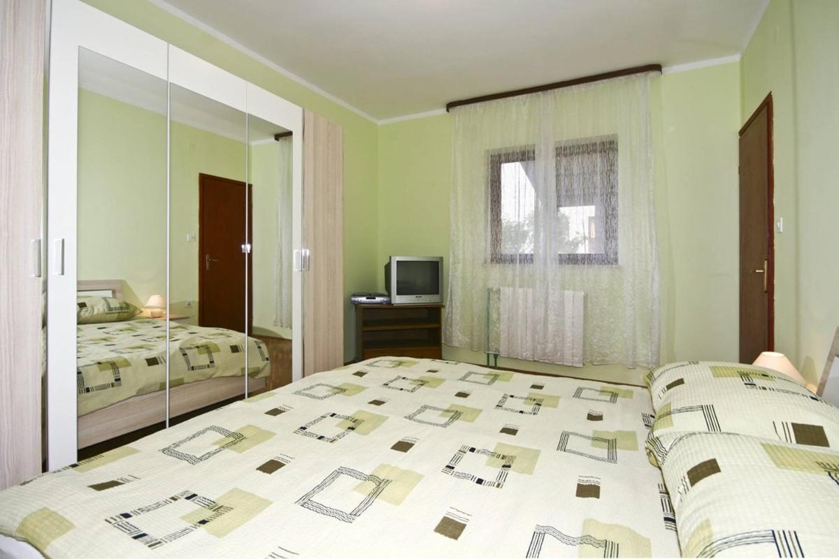 Apartment Robi view 2