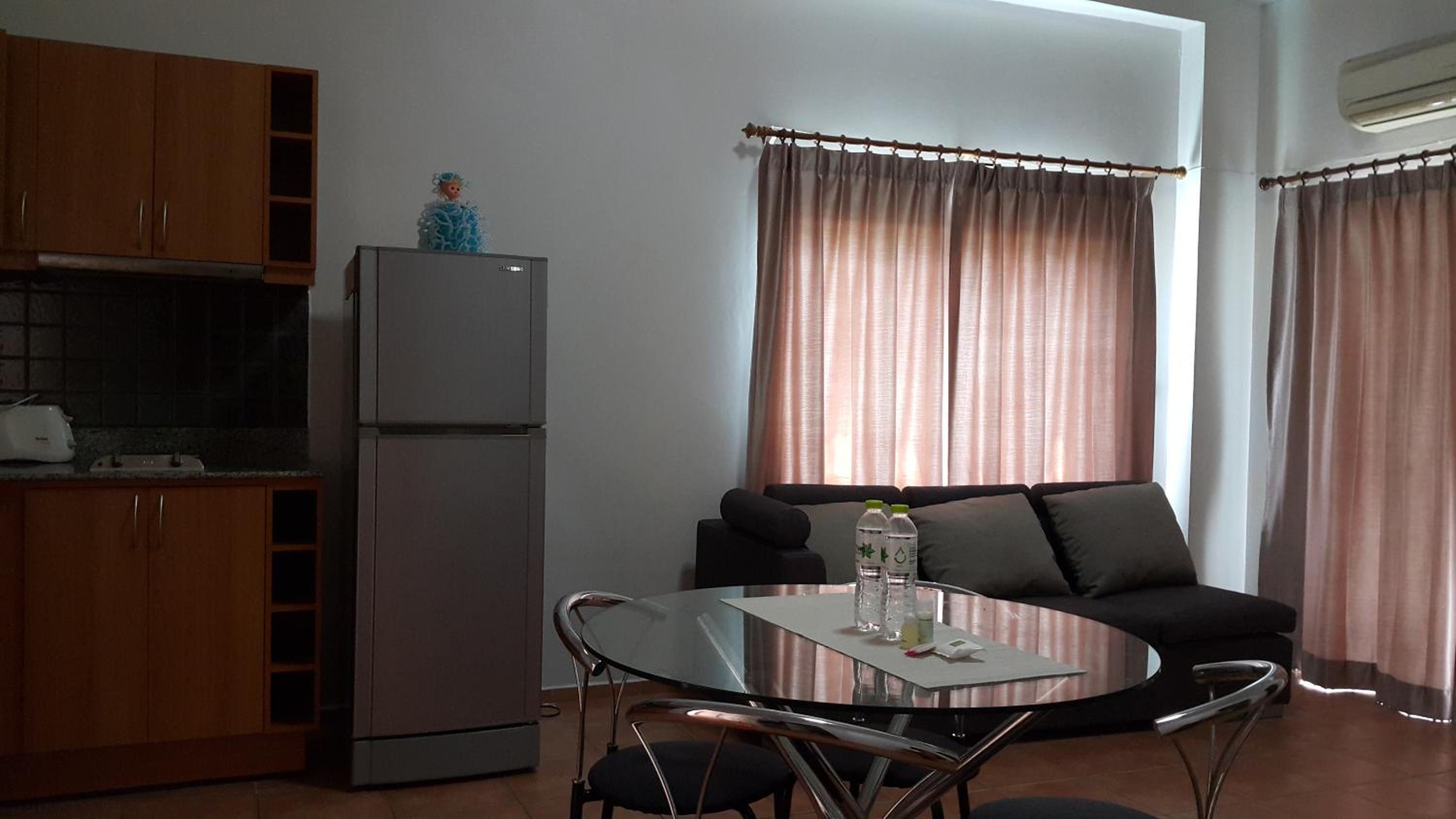 Lomsabai Apartments