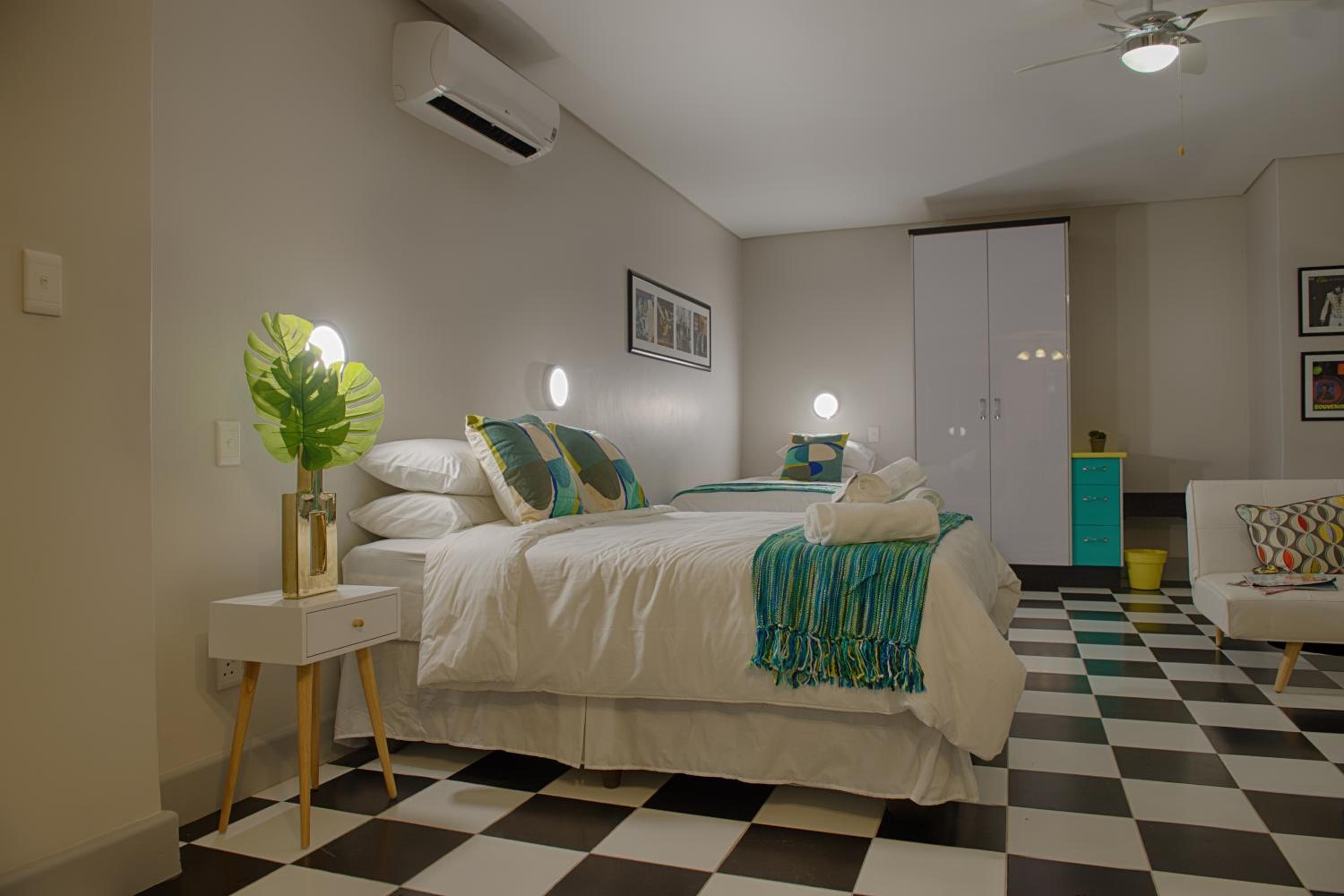 HP Twelve Accommodation