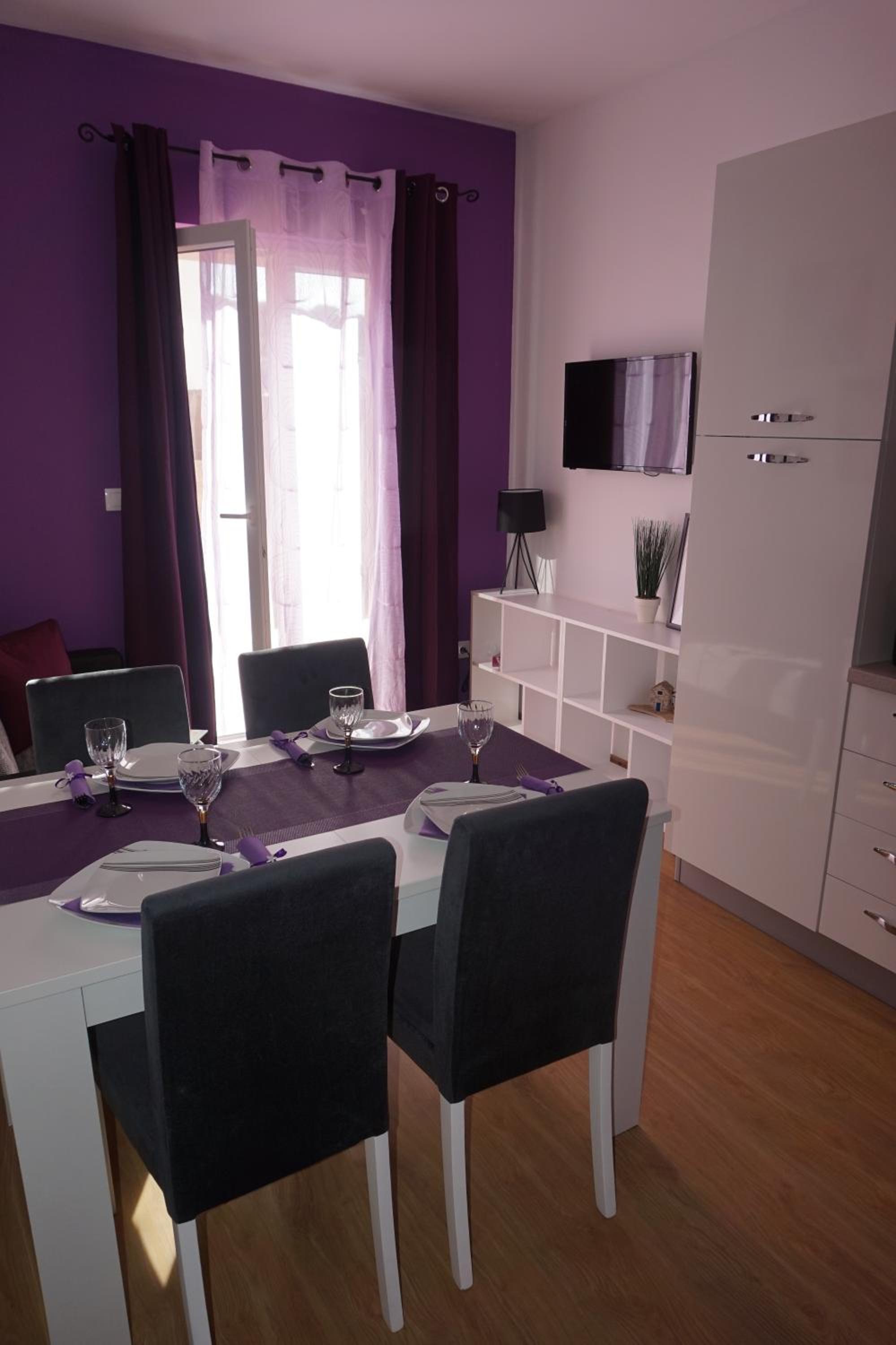 Tomena apartments