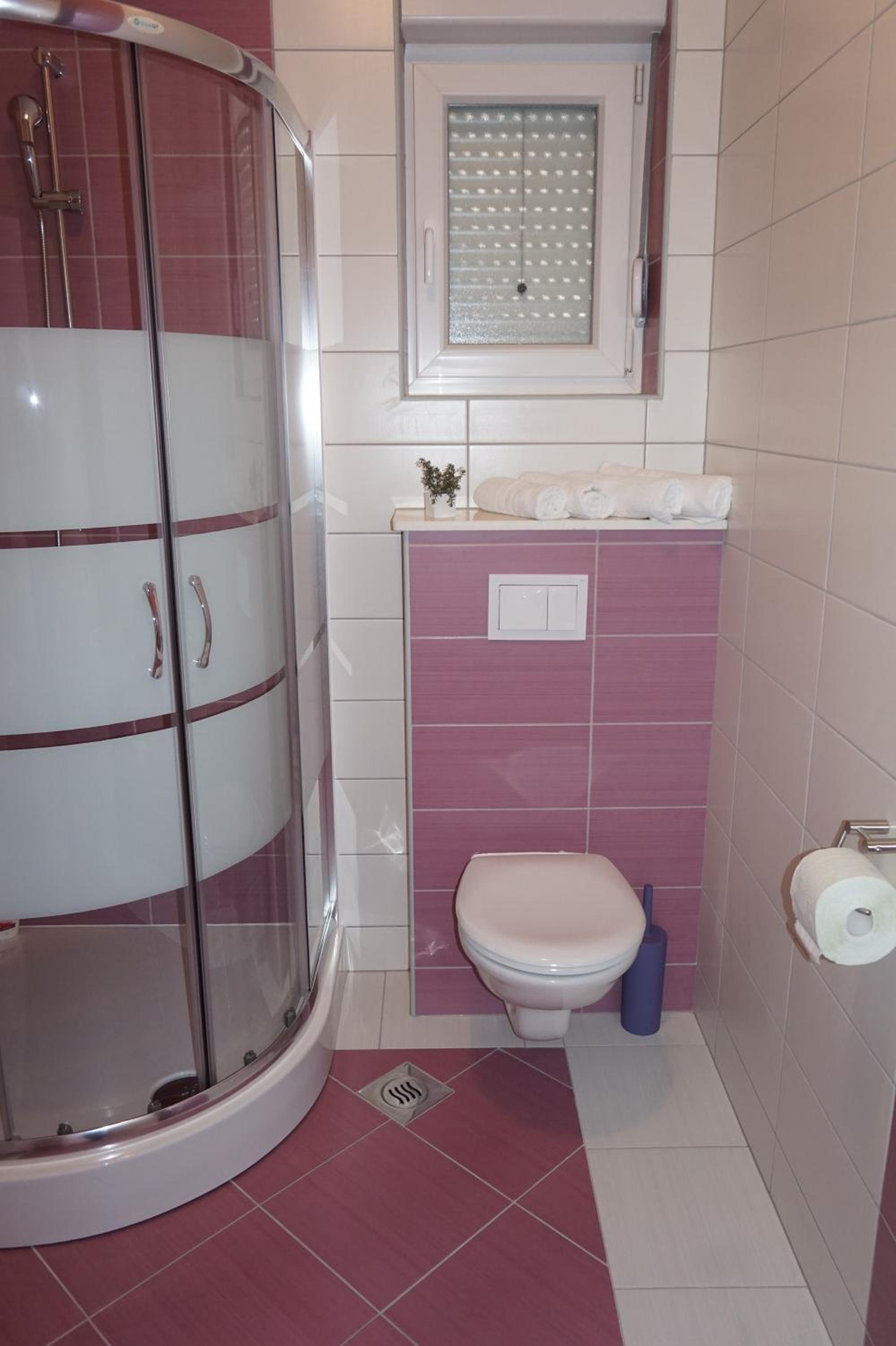 Tomena apartments