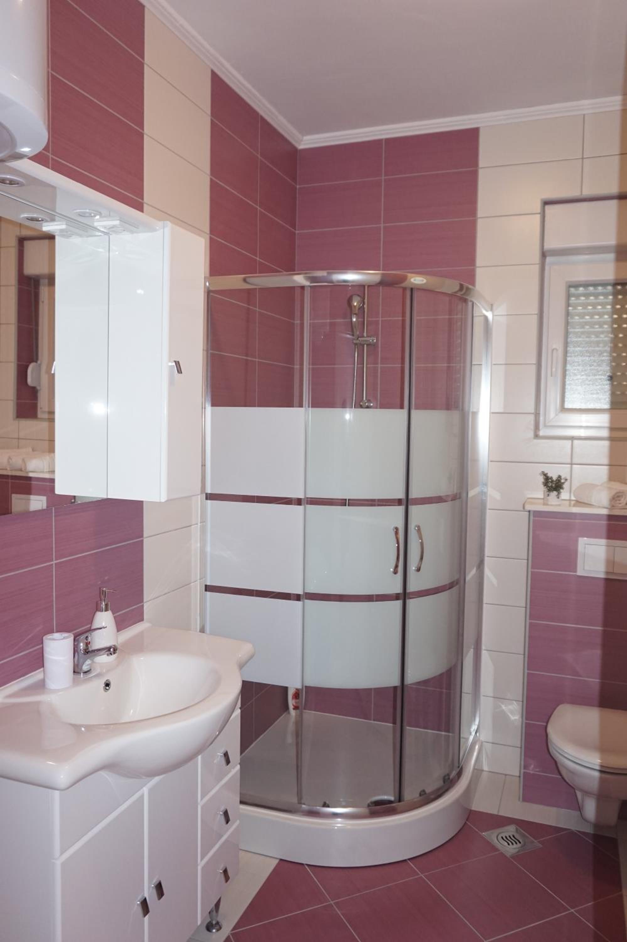 Tomena apartments