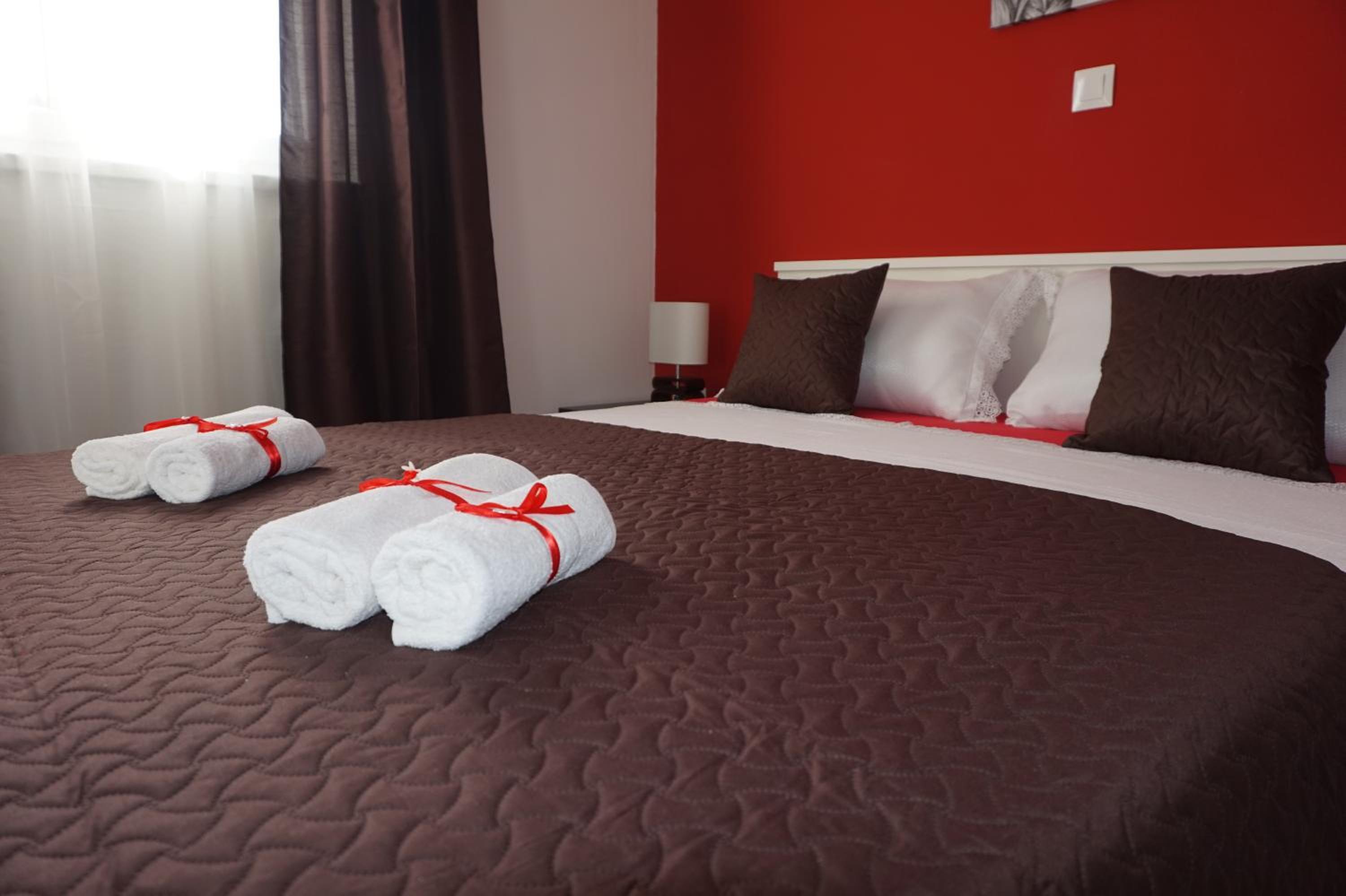Tomena apartments