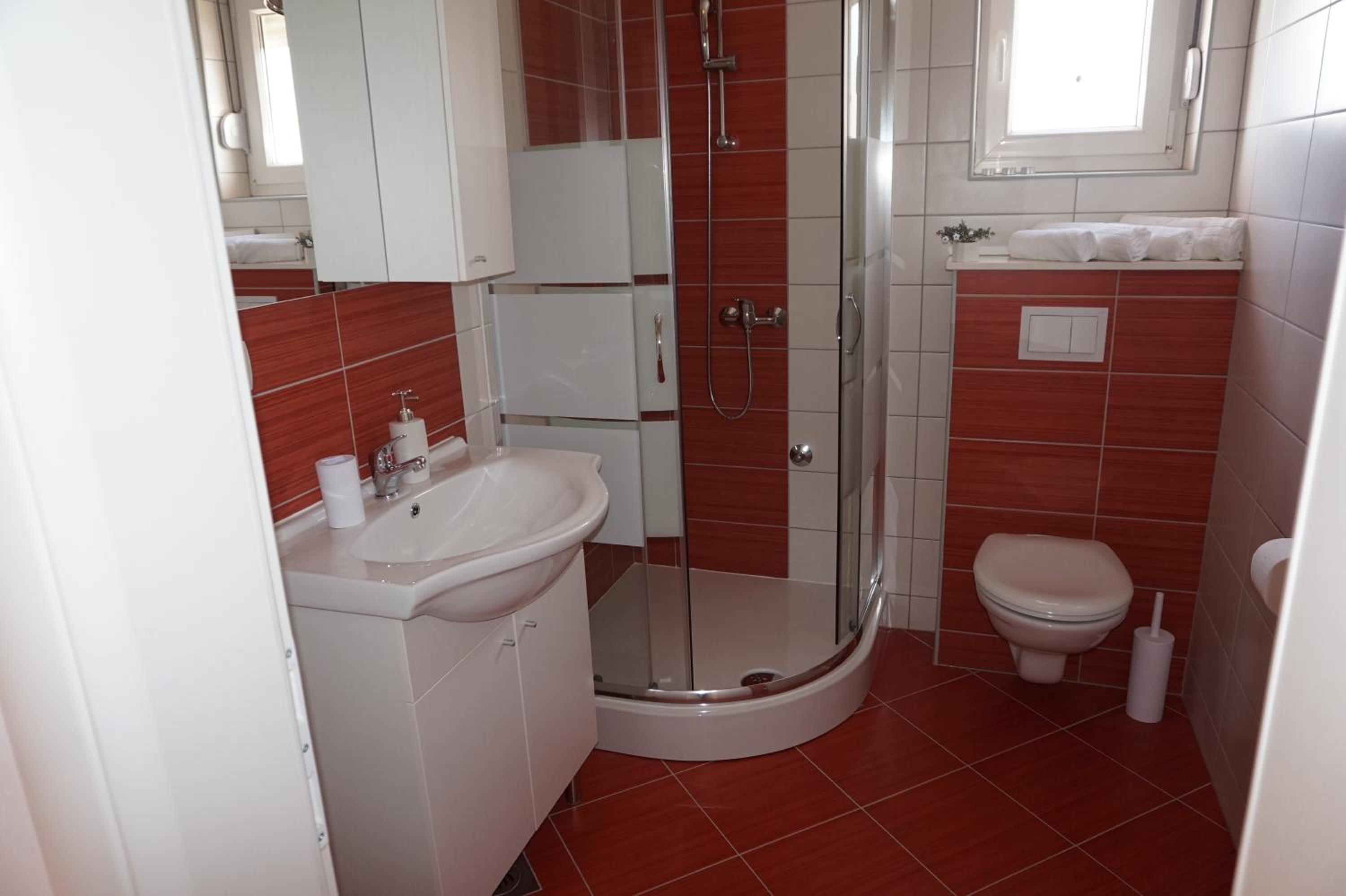 Tomena apartments