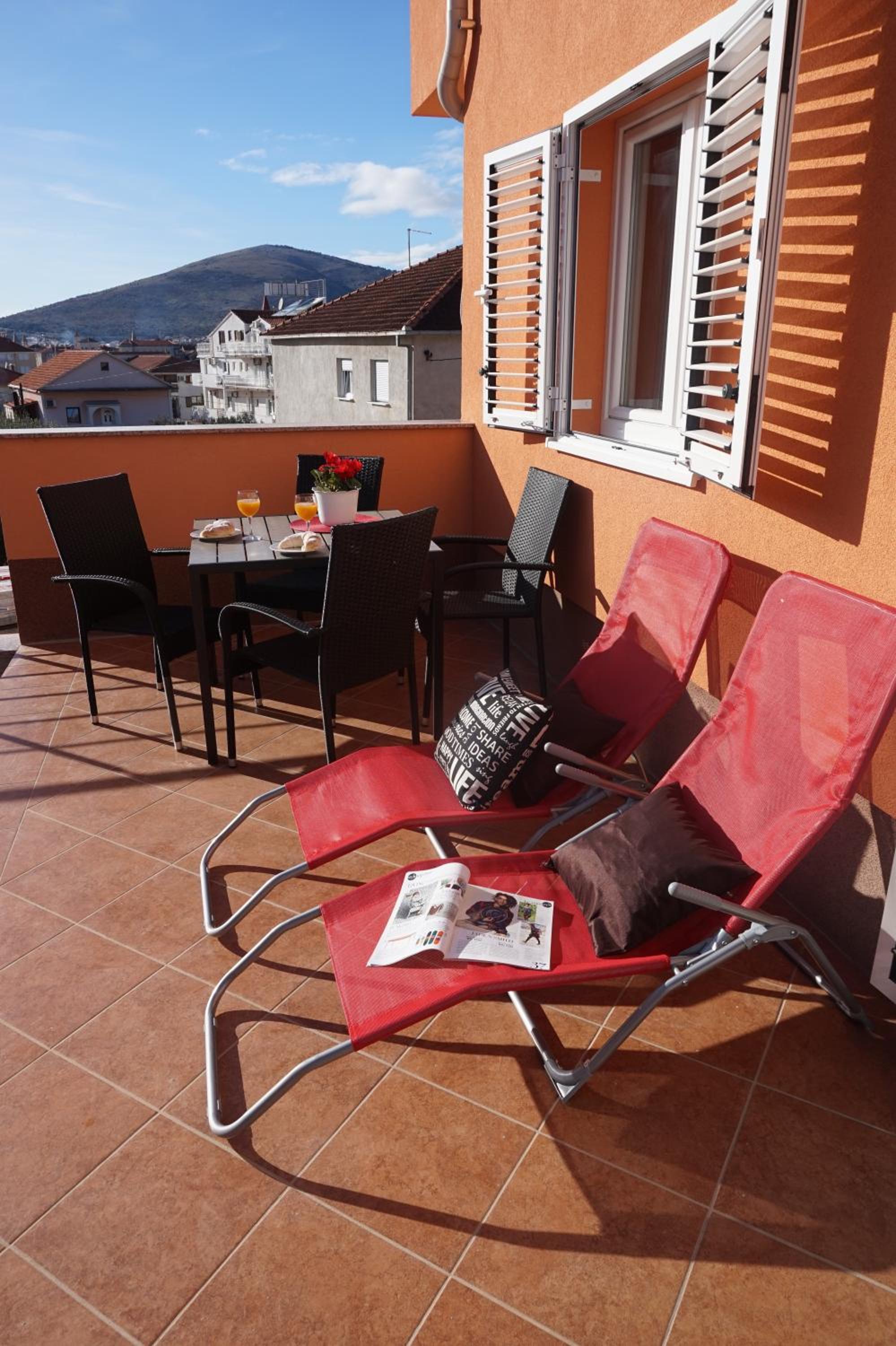 Tomena apartments