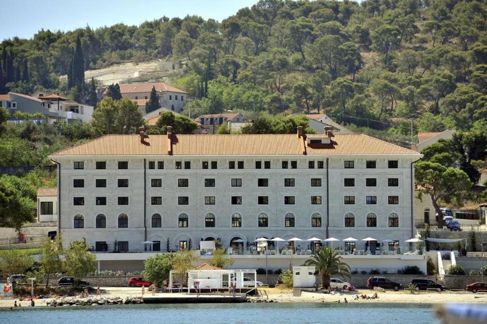 Tomena apartments