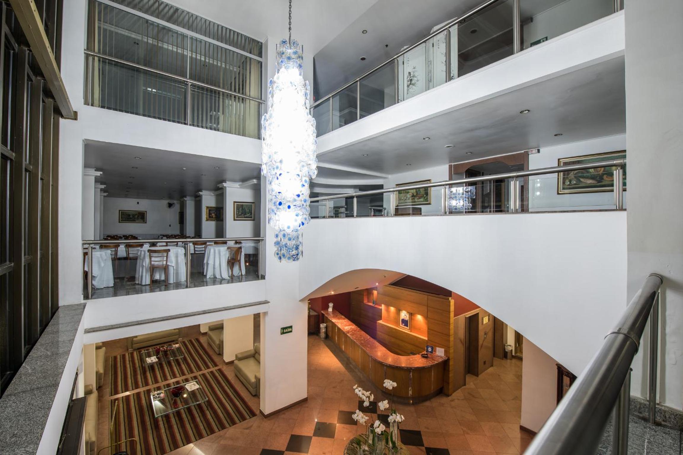 Hotel Carlton Plaza